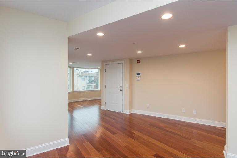 225 W GIRARD AVENUE 29