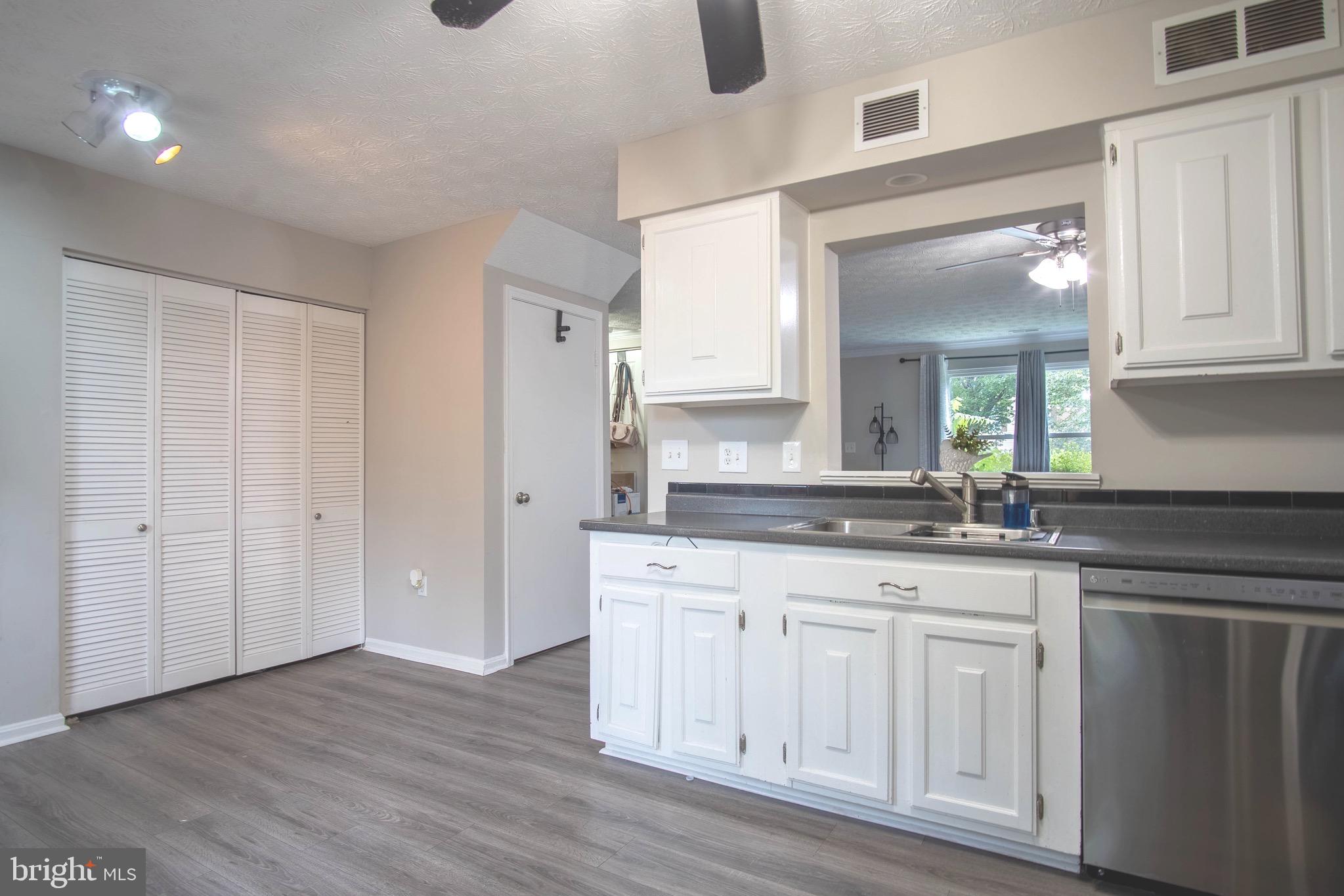 GUNNERS LAKE VILLAGE - Residential