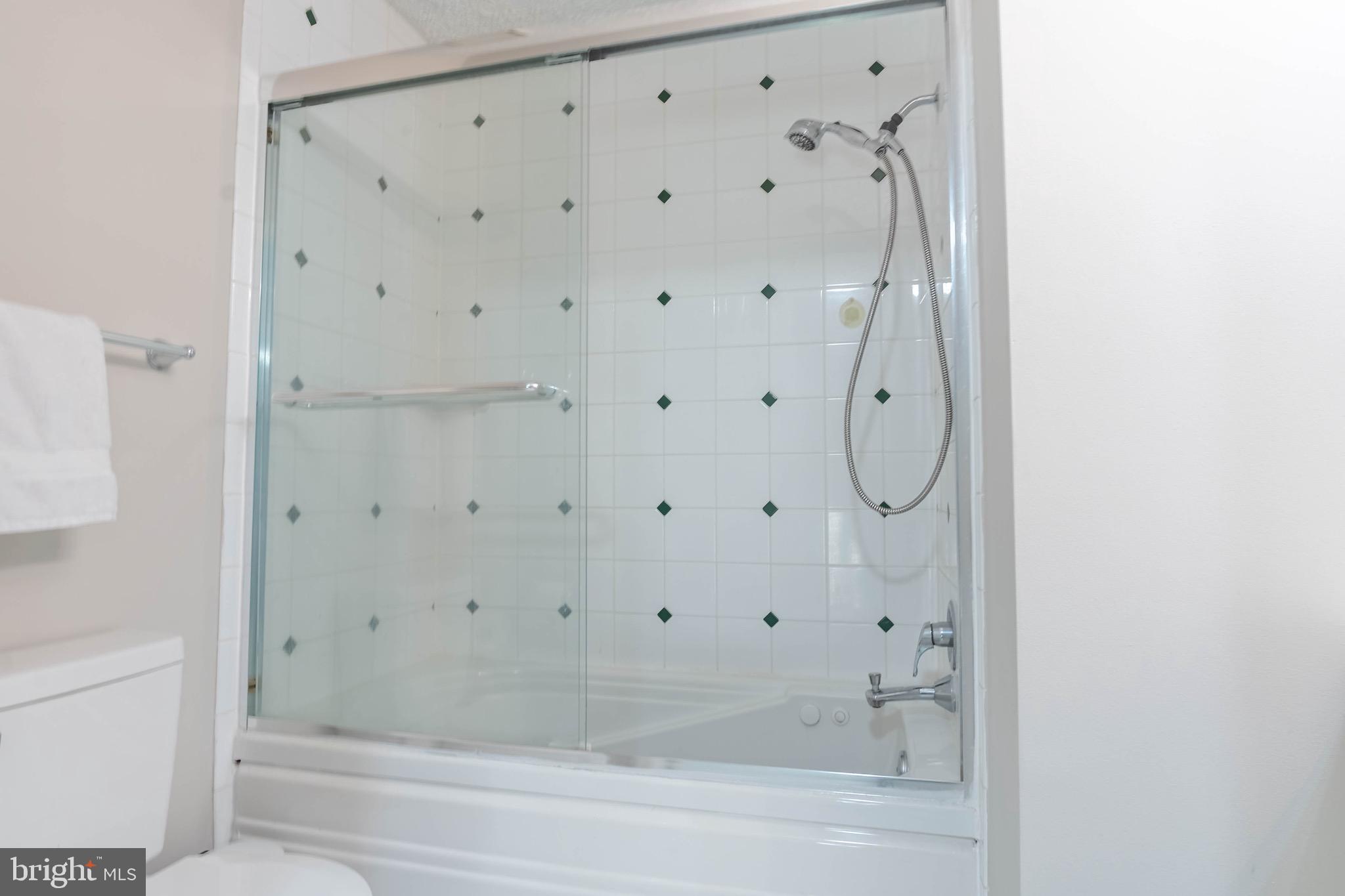 GUNNERS LAKE VILLAGE - Residential