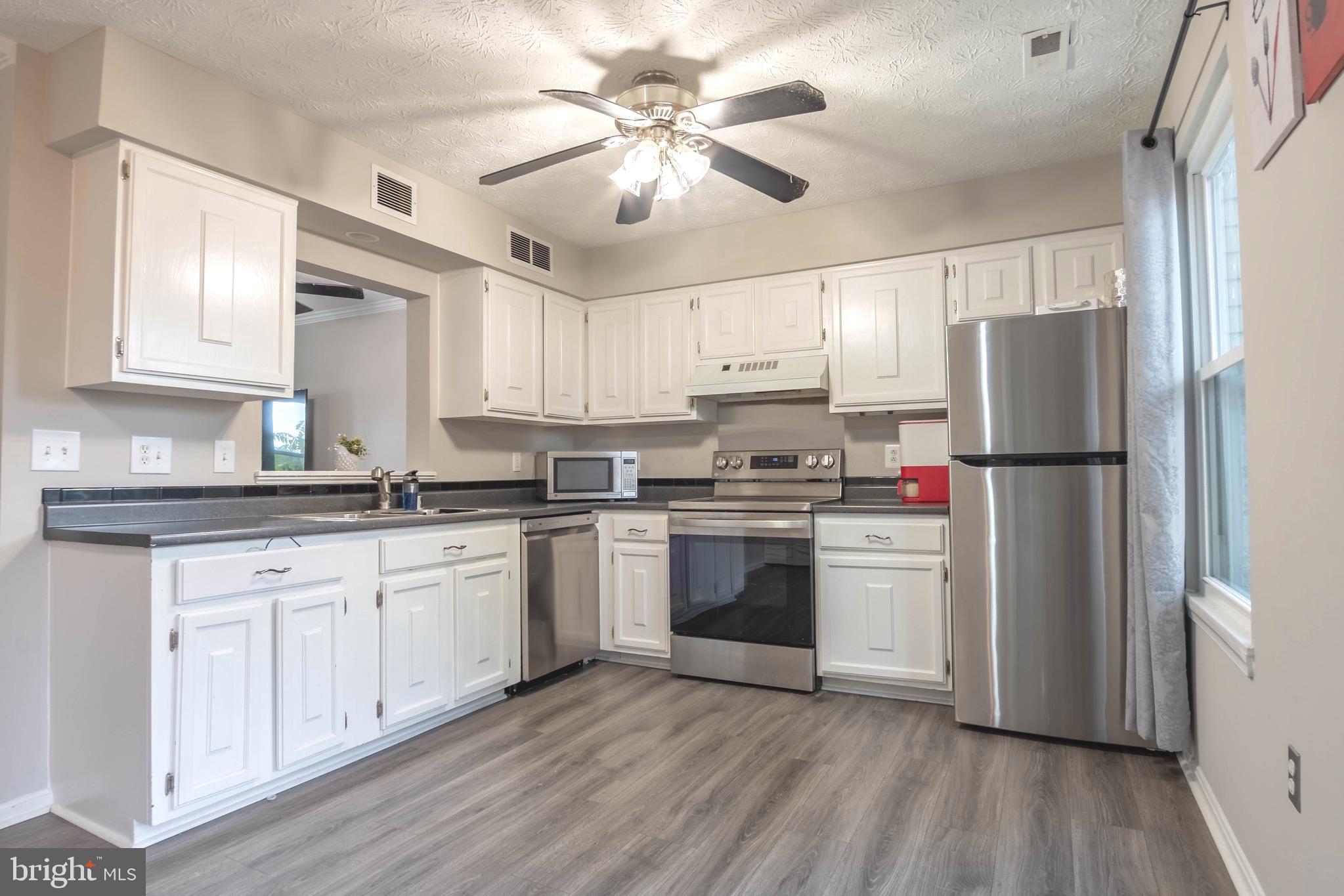 GUNNERS LAKE VILLAGE - Residential