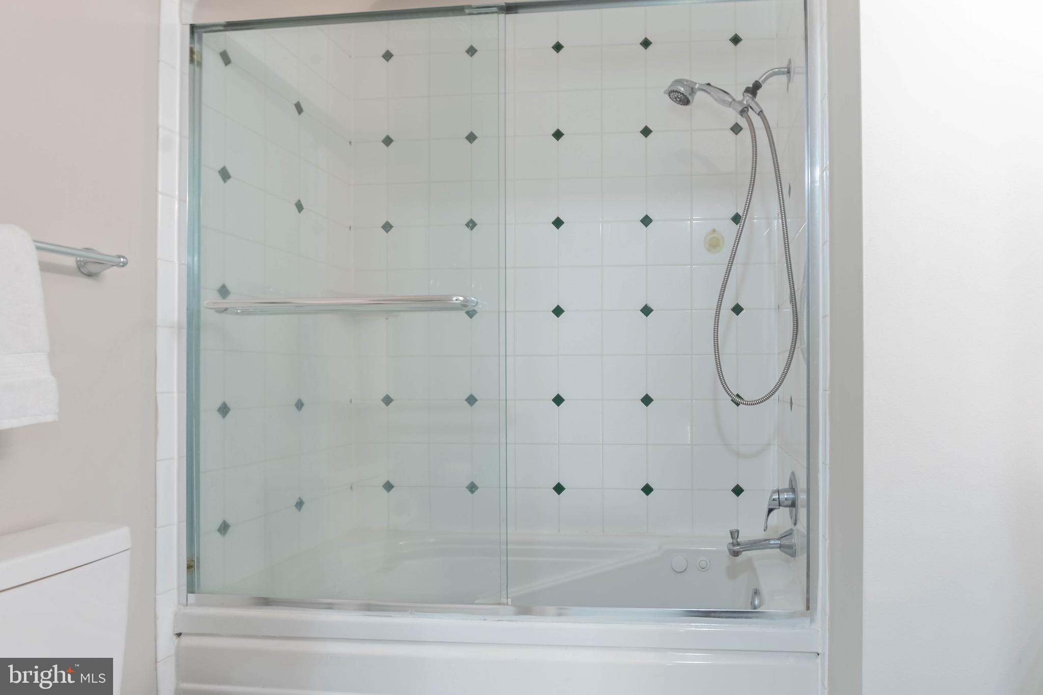 GUNNERS LAKE VILLAGE - Residential