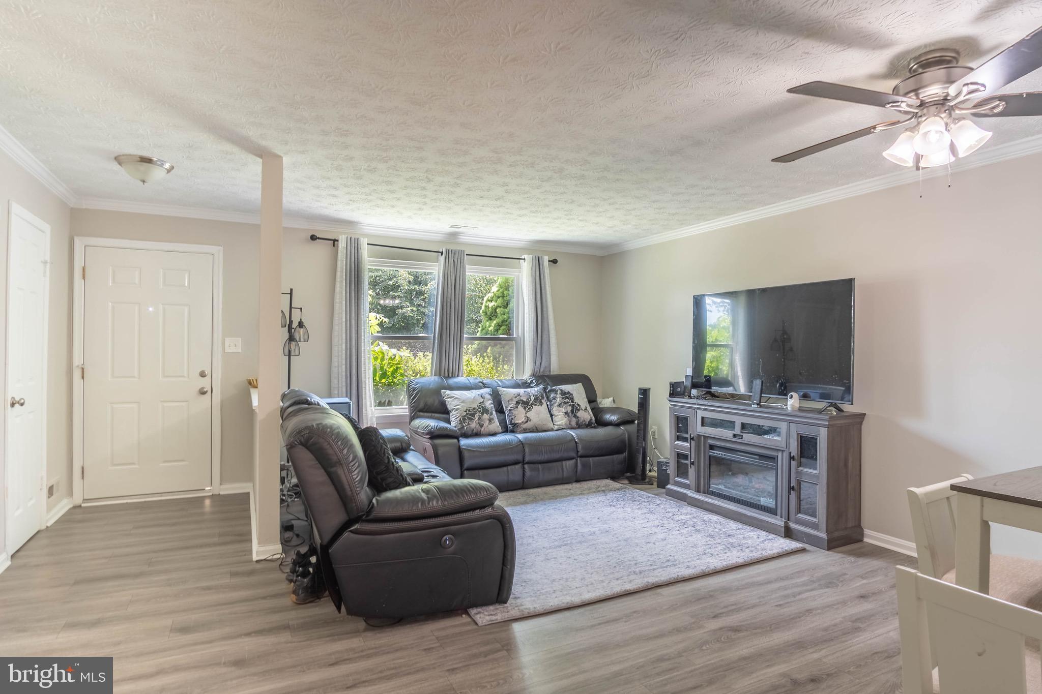 GUNNERS LAKE VILLAGE - Residential