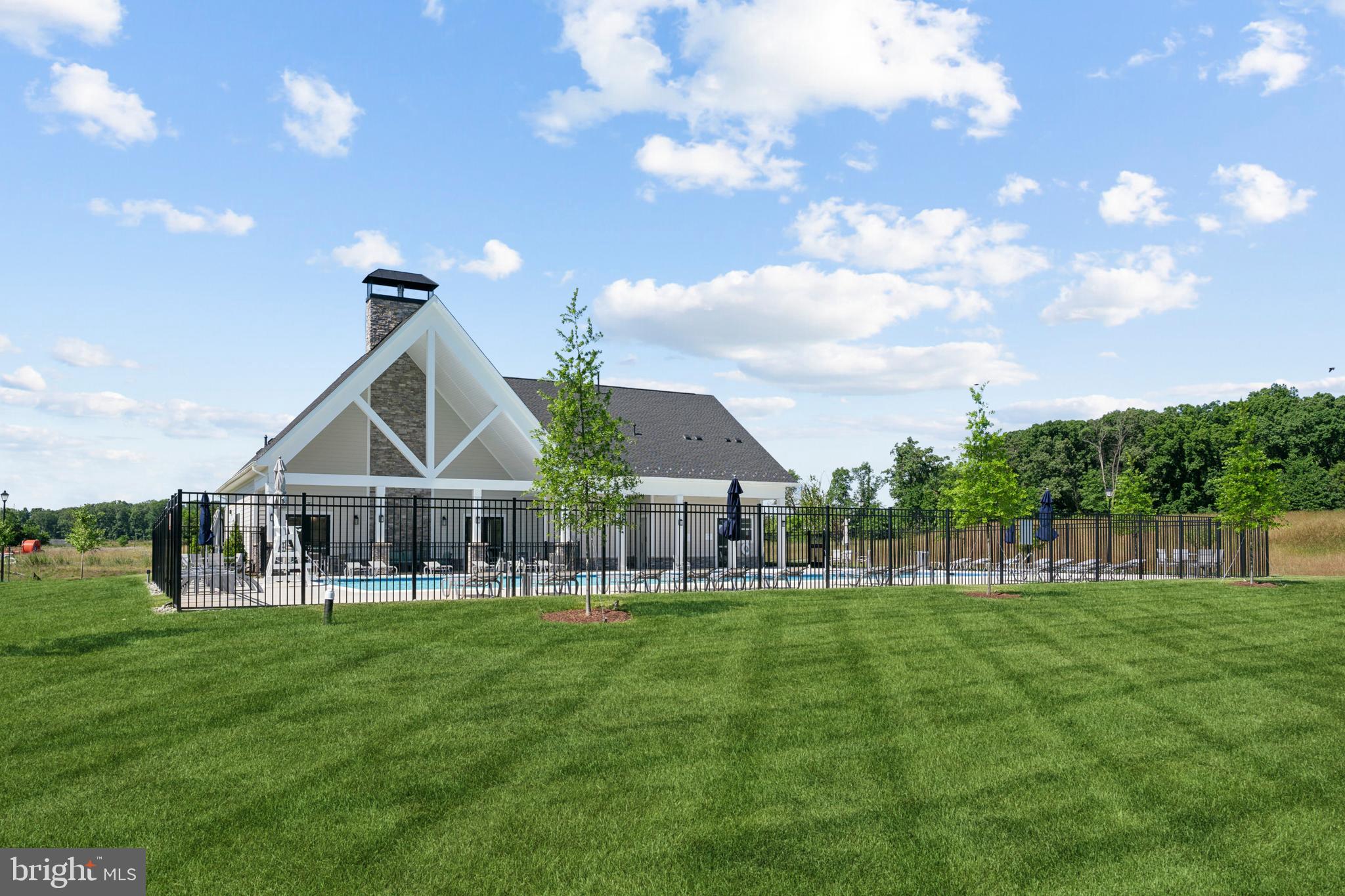 ARCOLA TOWN CENTER - Residential