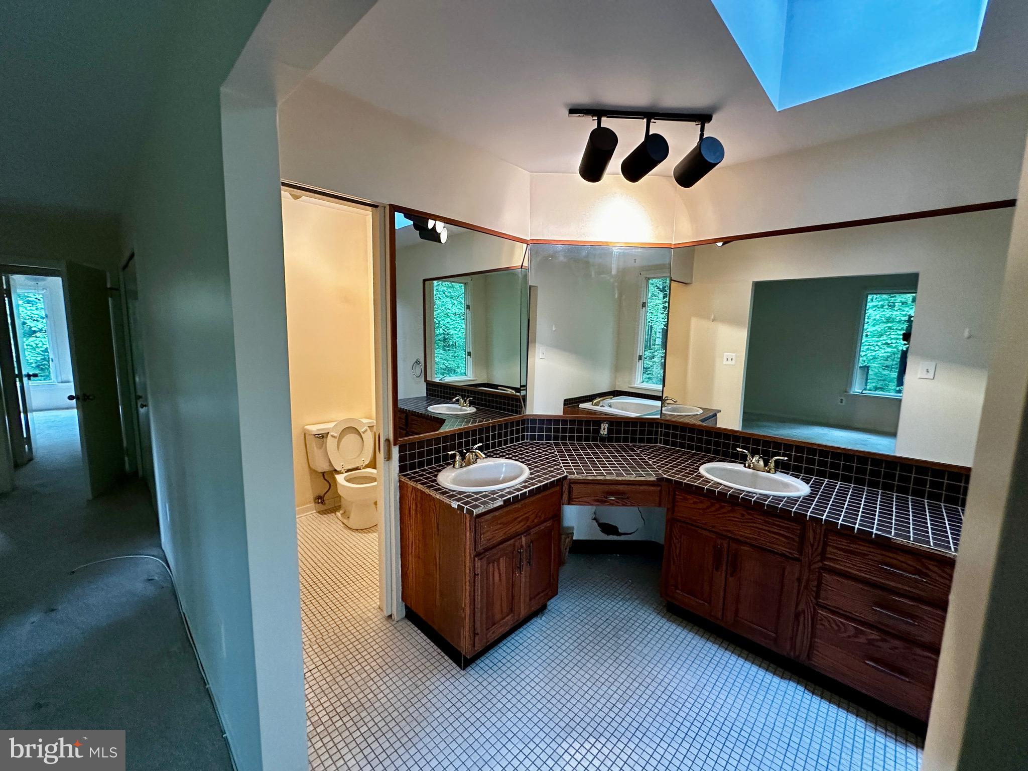 WILLOWMEADE - Residential