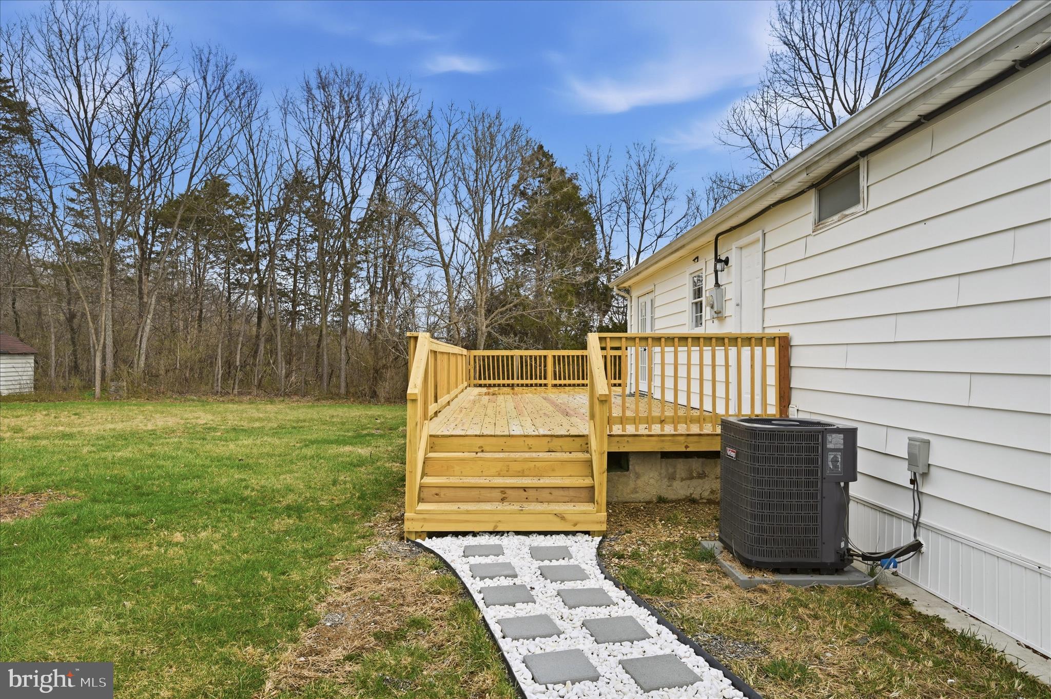 HIDDEN RIVER - Residential