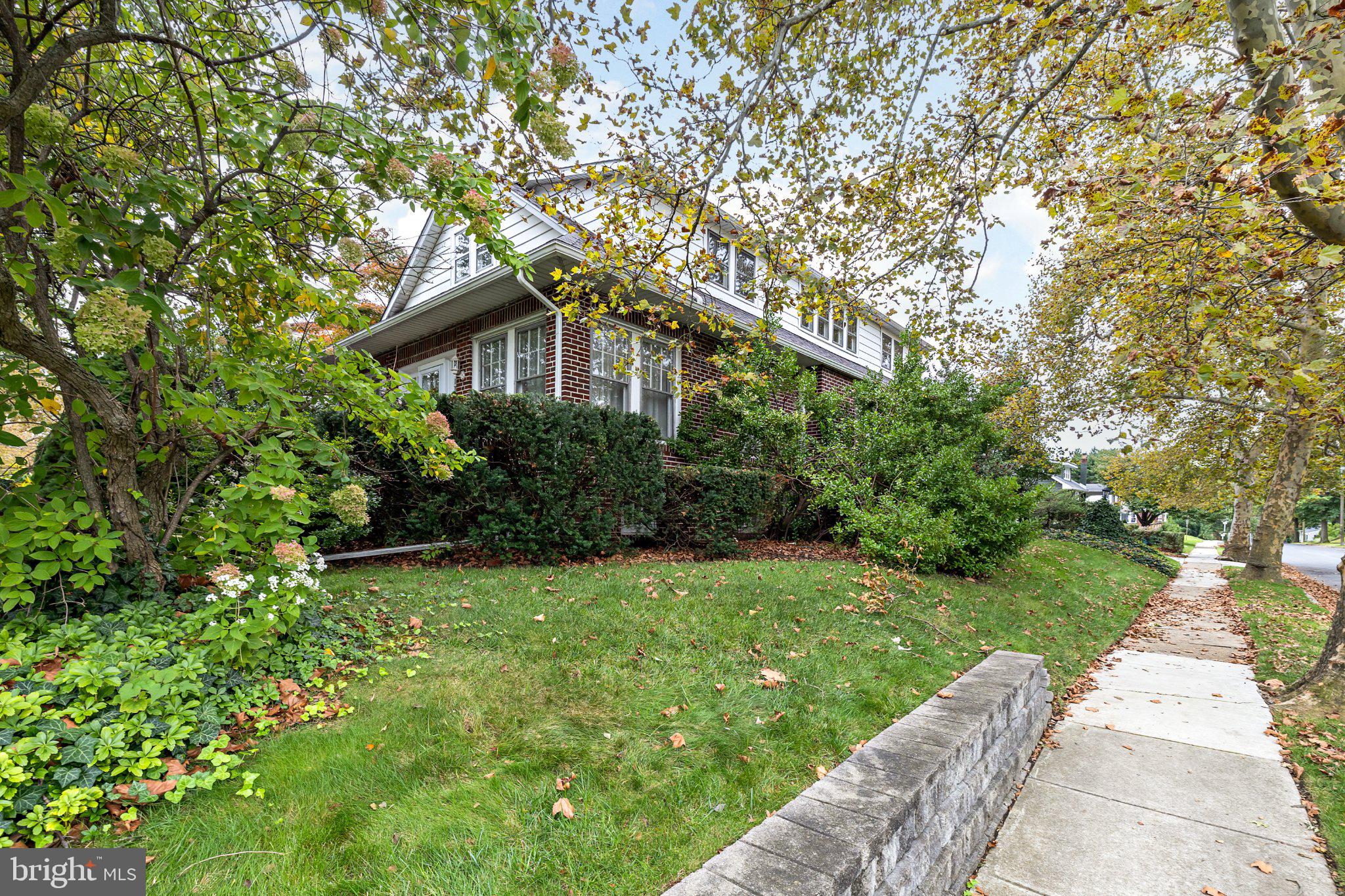1000 BELMONT AVENUE