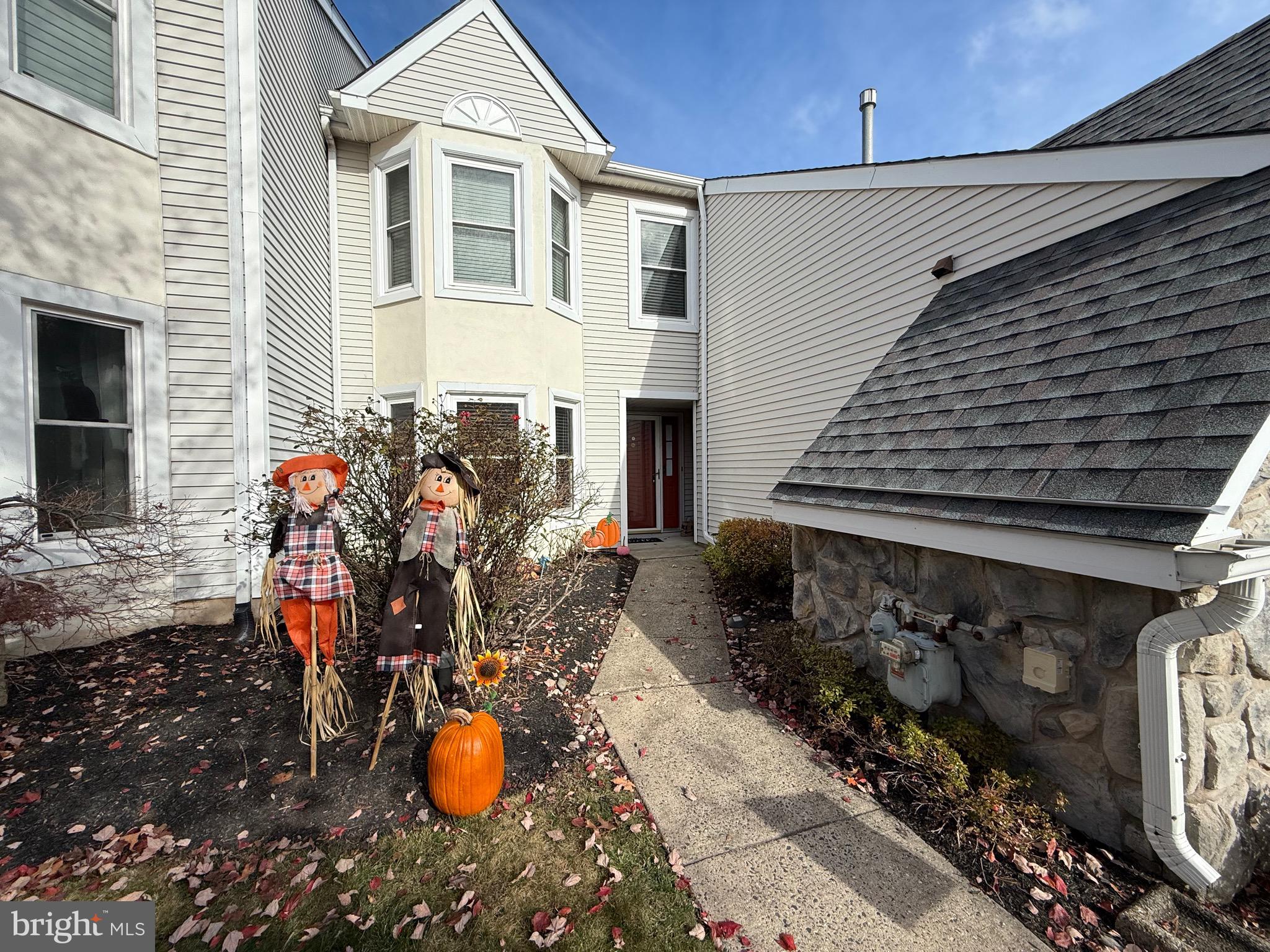 NEWTOWN GATE - Residential Lease