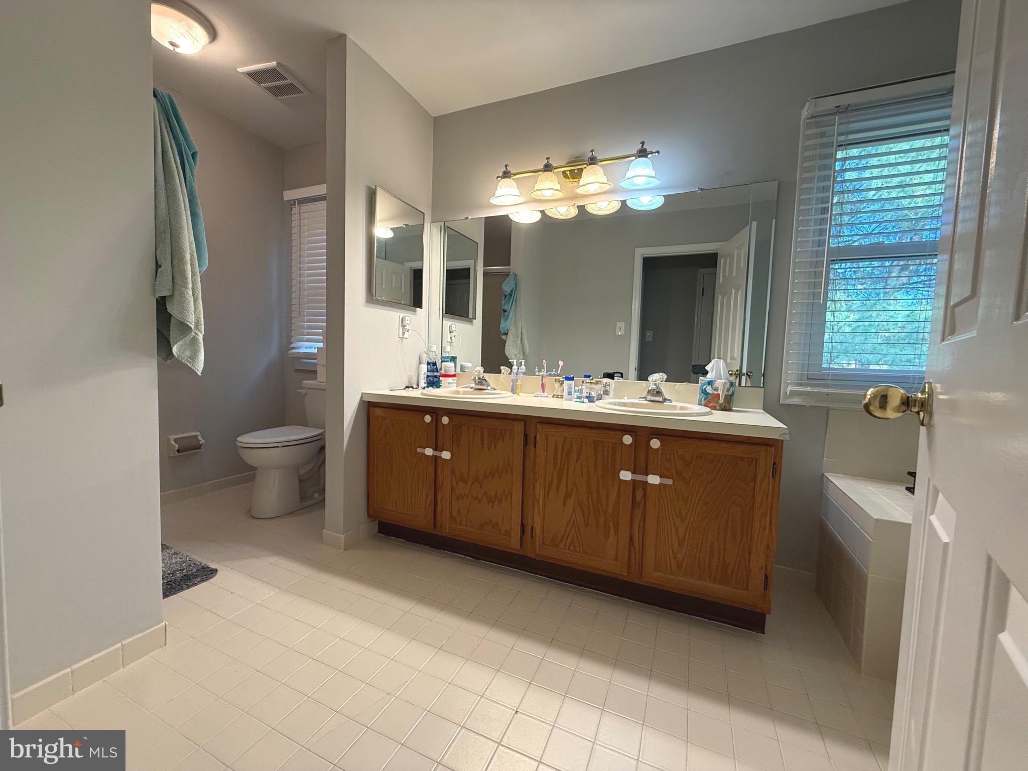 NEWTOWN GATE - Residential Lease