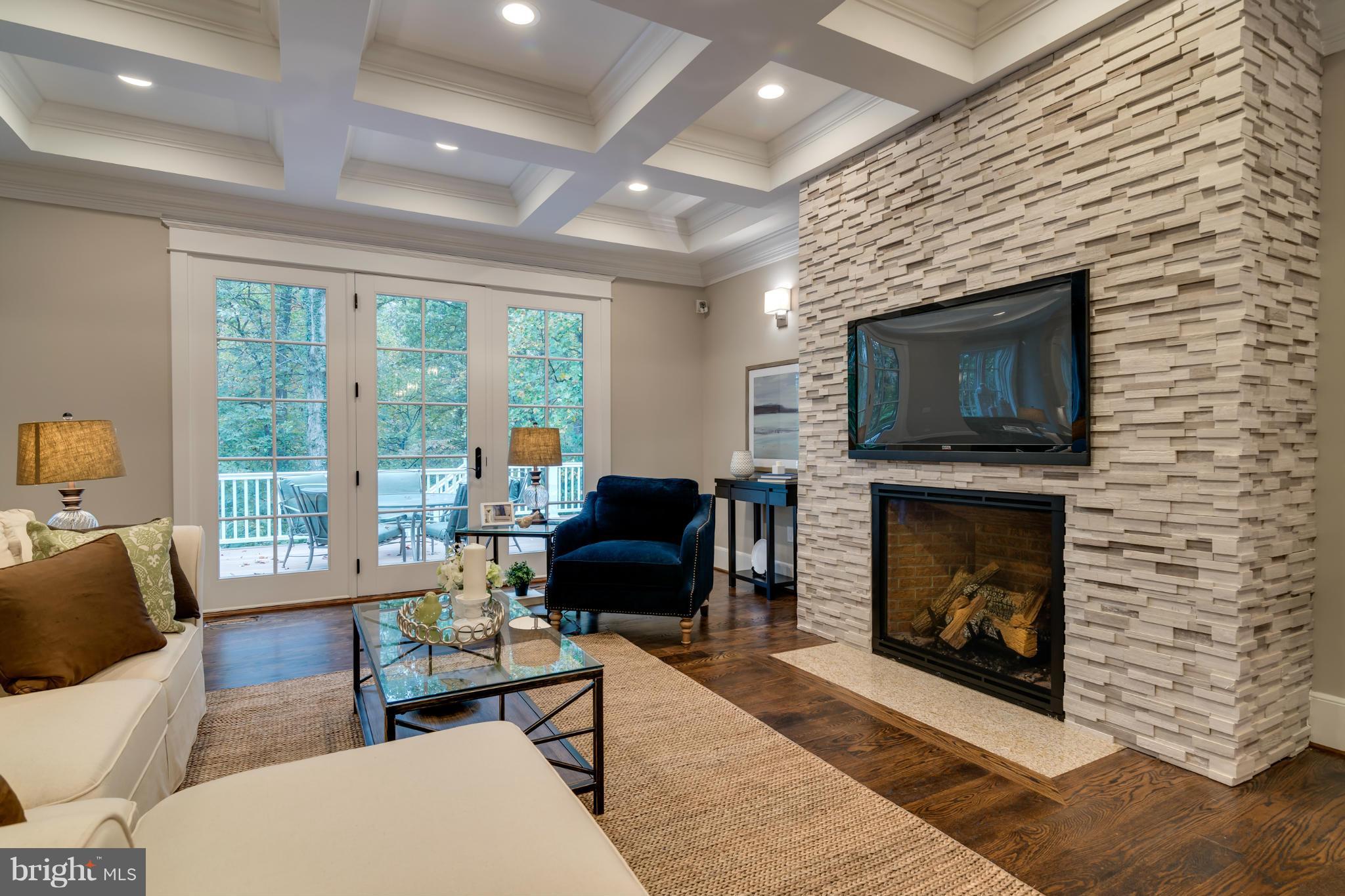 SALONA VILLAGE - Residential