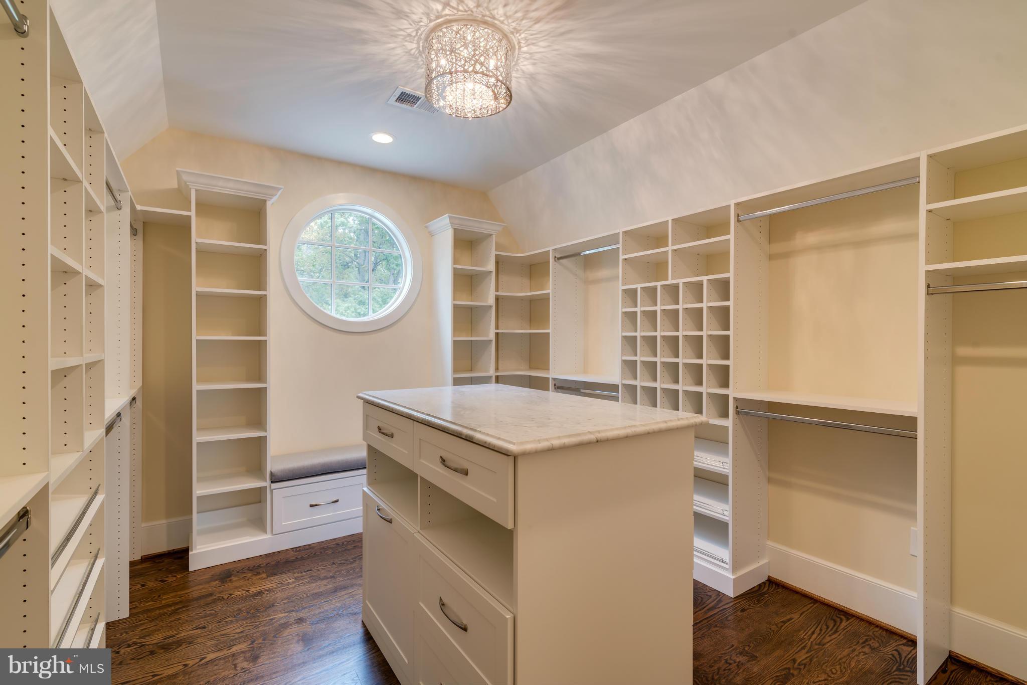 SALONA VILLAGE - Residential