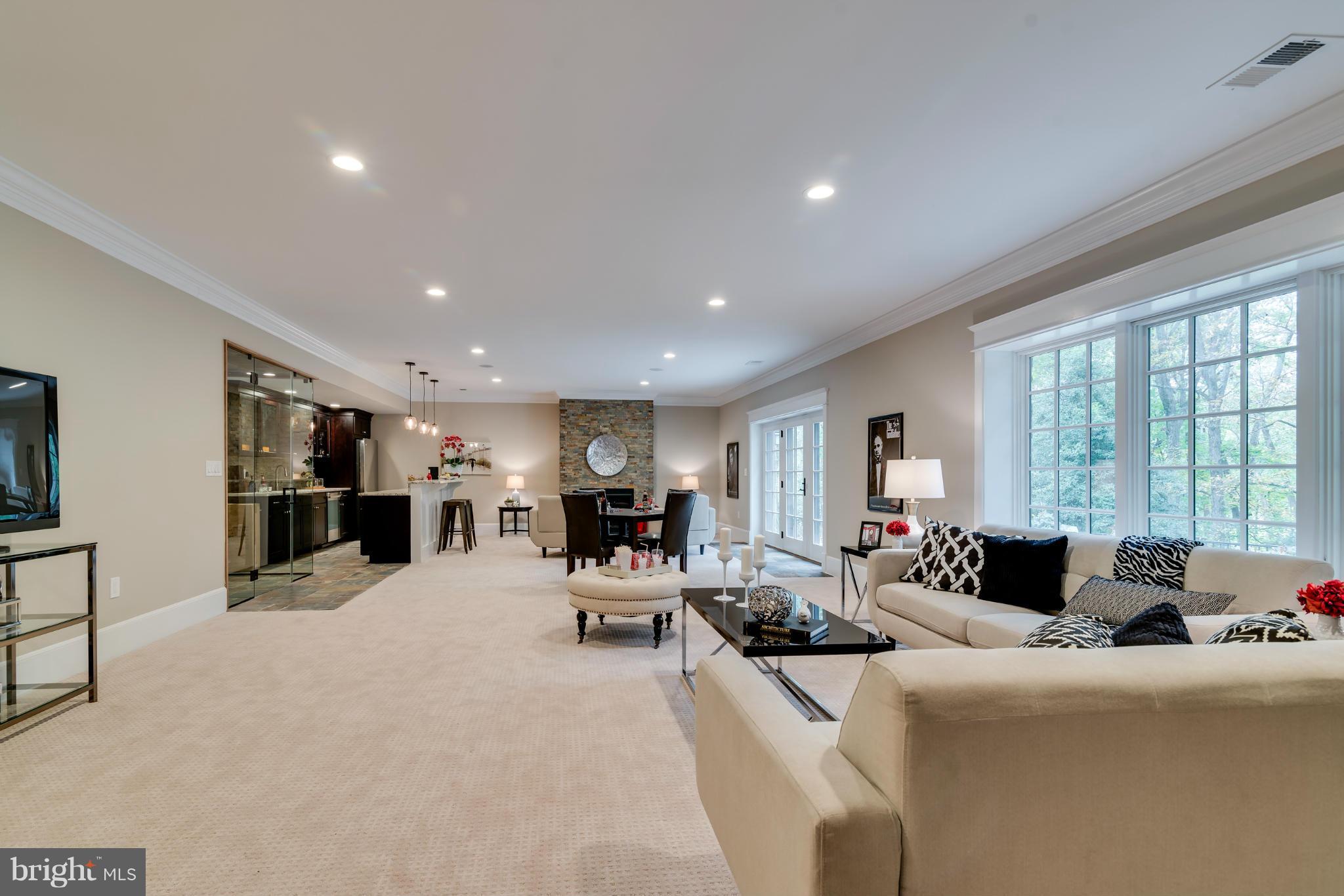 SALONA VILLAGE - Residential