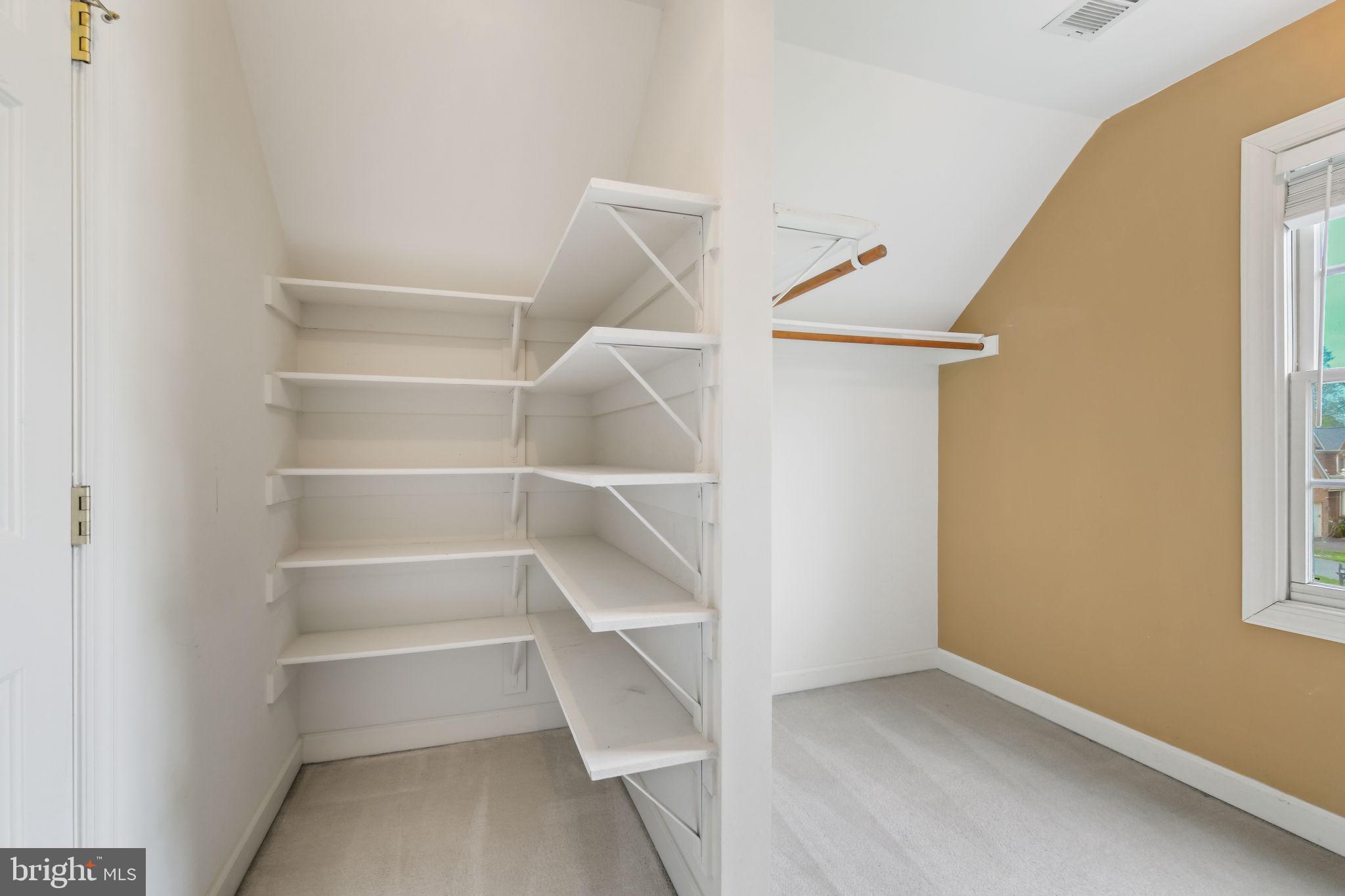 GLEN MILL KNOLLS - Residential