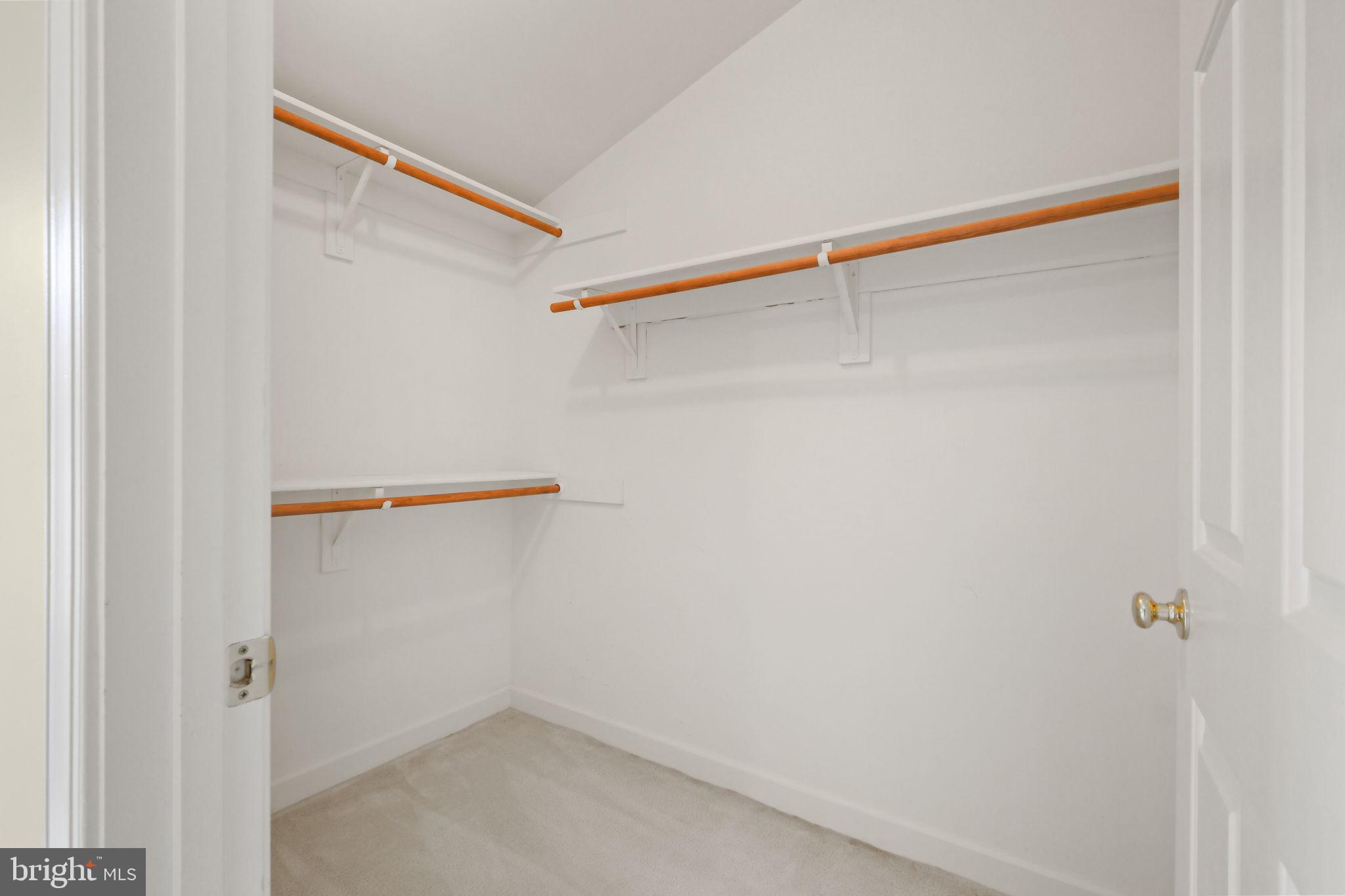 GLEN MILL KNOLLS - Residential