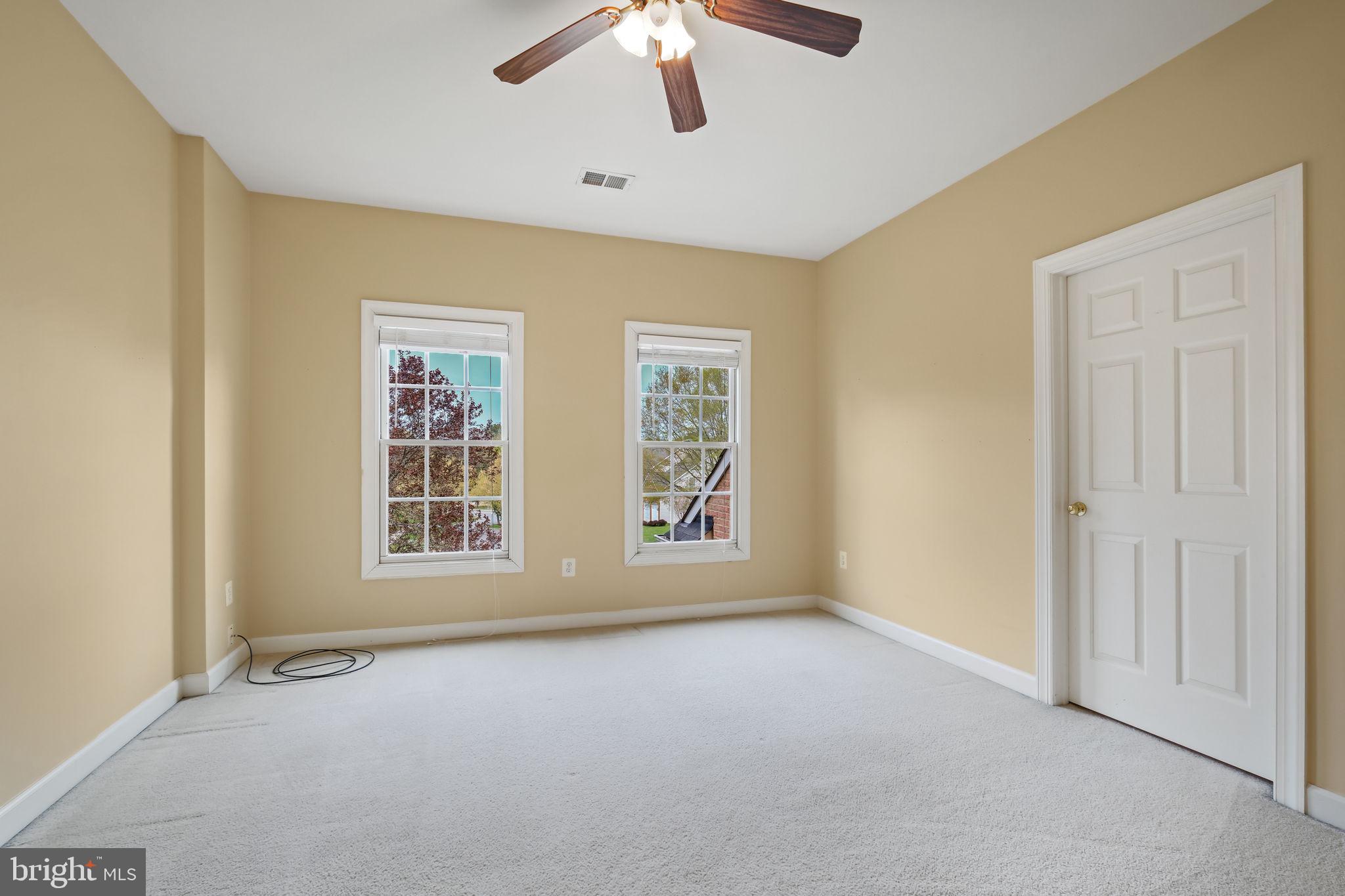 GLEN MILL KNOLLS - Residential