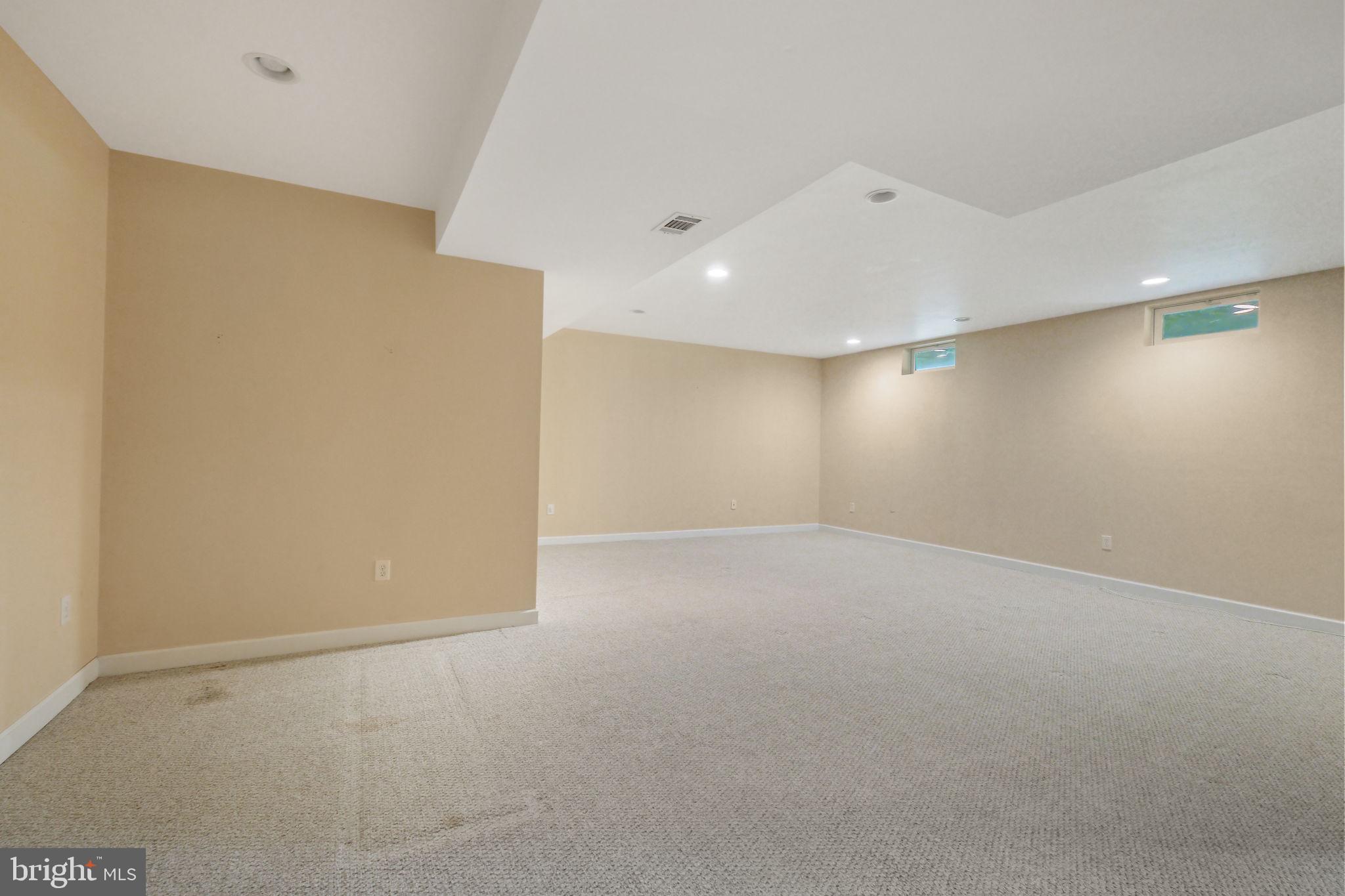 GLEN MILL KNOLLS - Residential