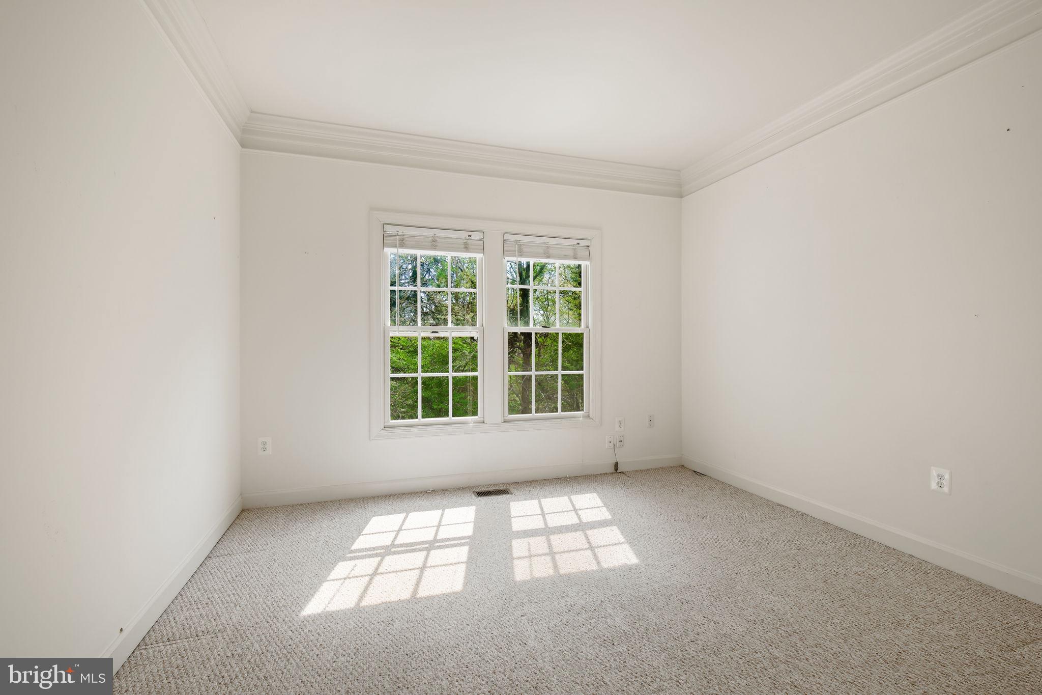 GLEN MILL KNOLLS - Residential