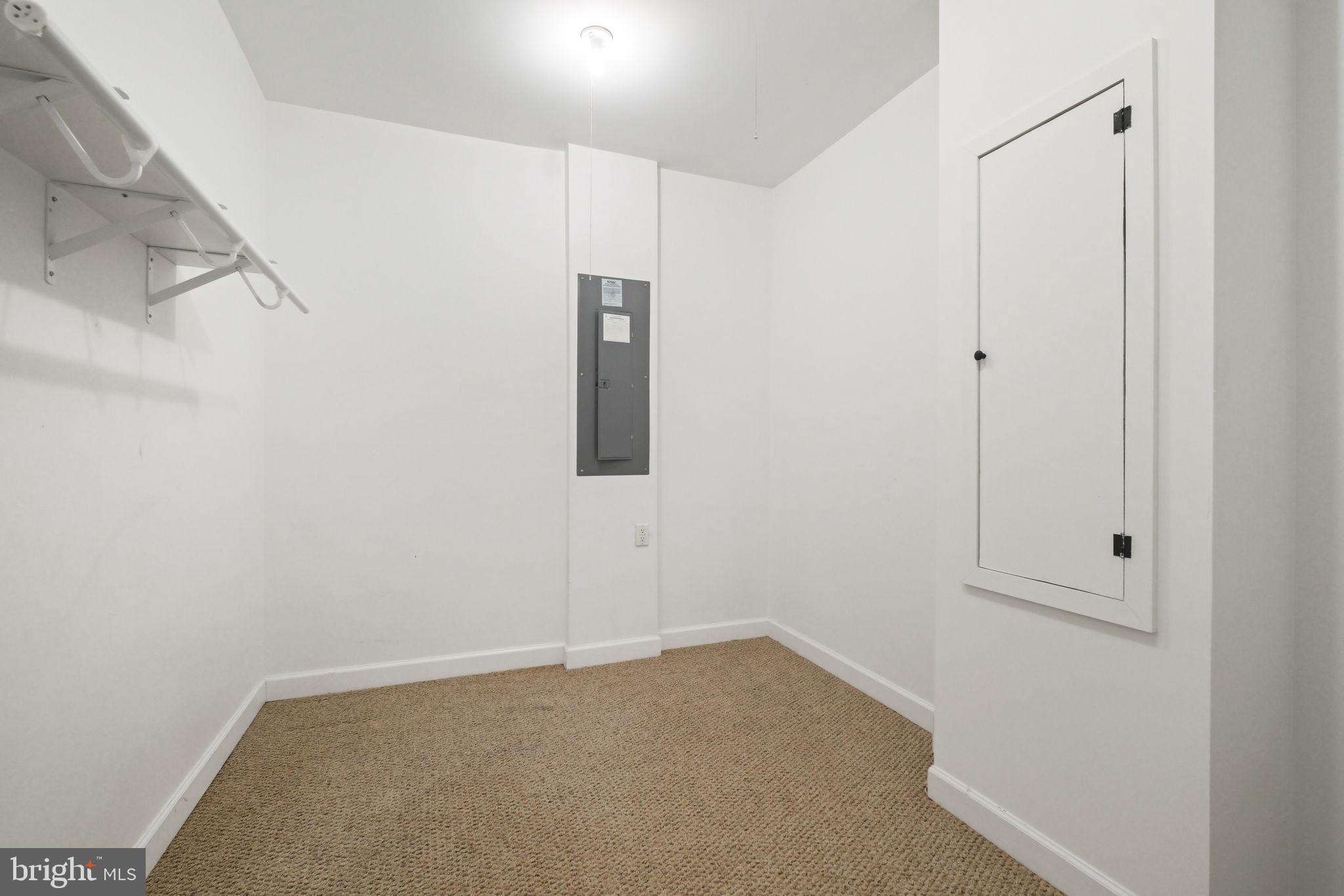 GLEN MILL KNOLLS - Residential