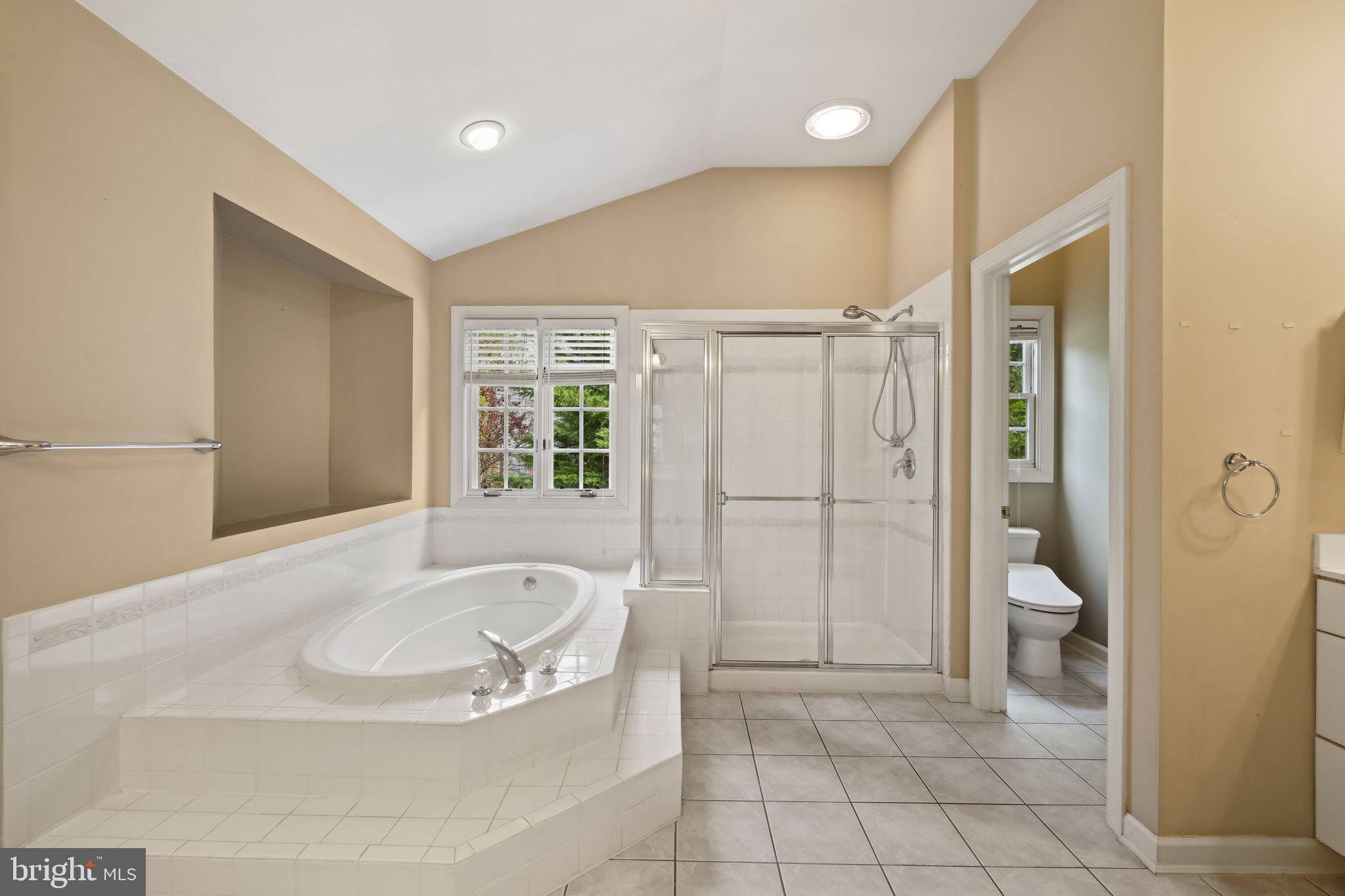 GLEN MILL KNOLLS - Residential