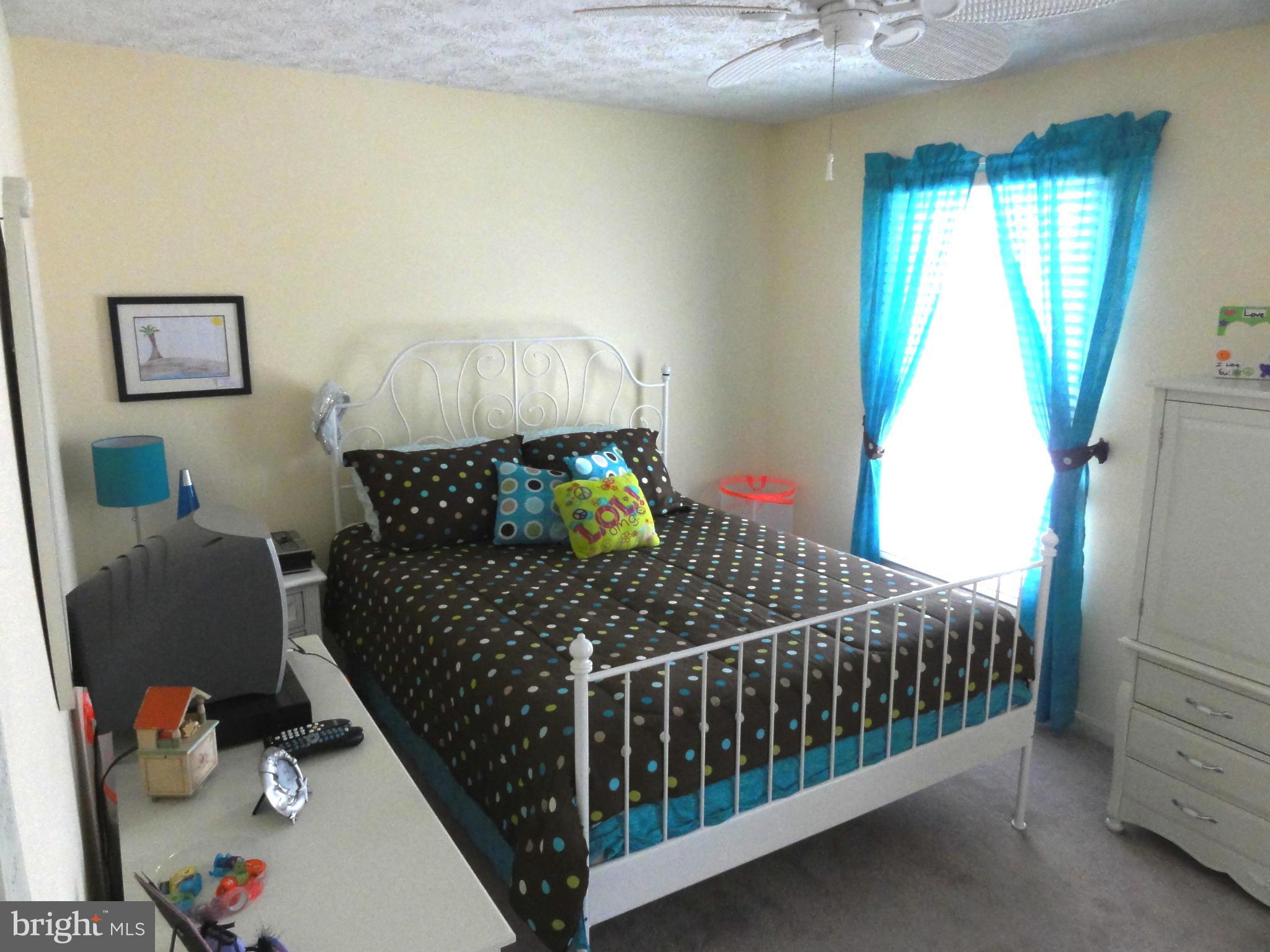 WINDY KNOLLS - Residential