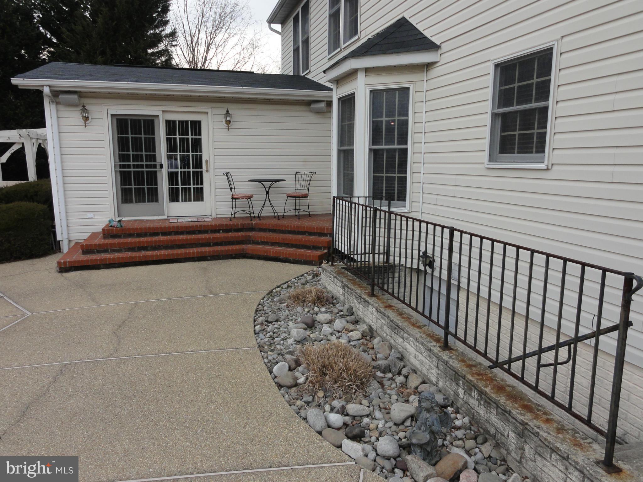 WINDY KNOLLS - Residential