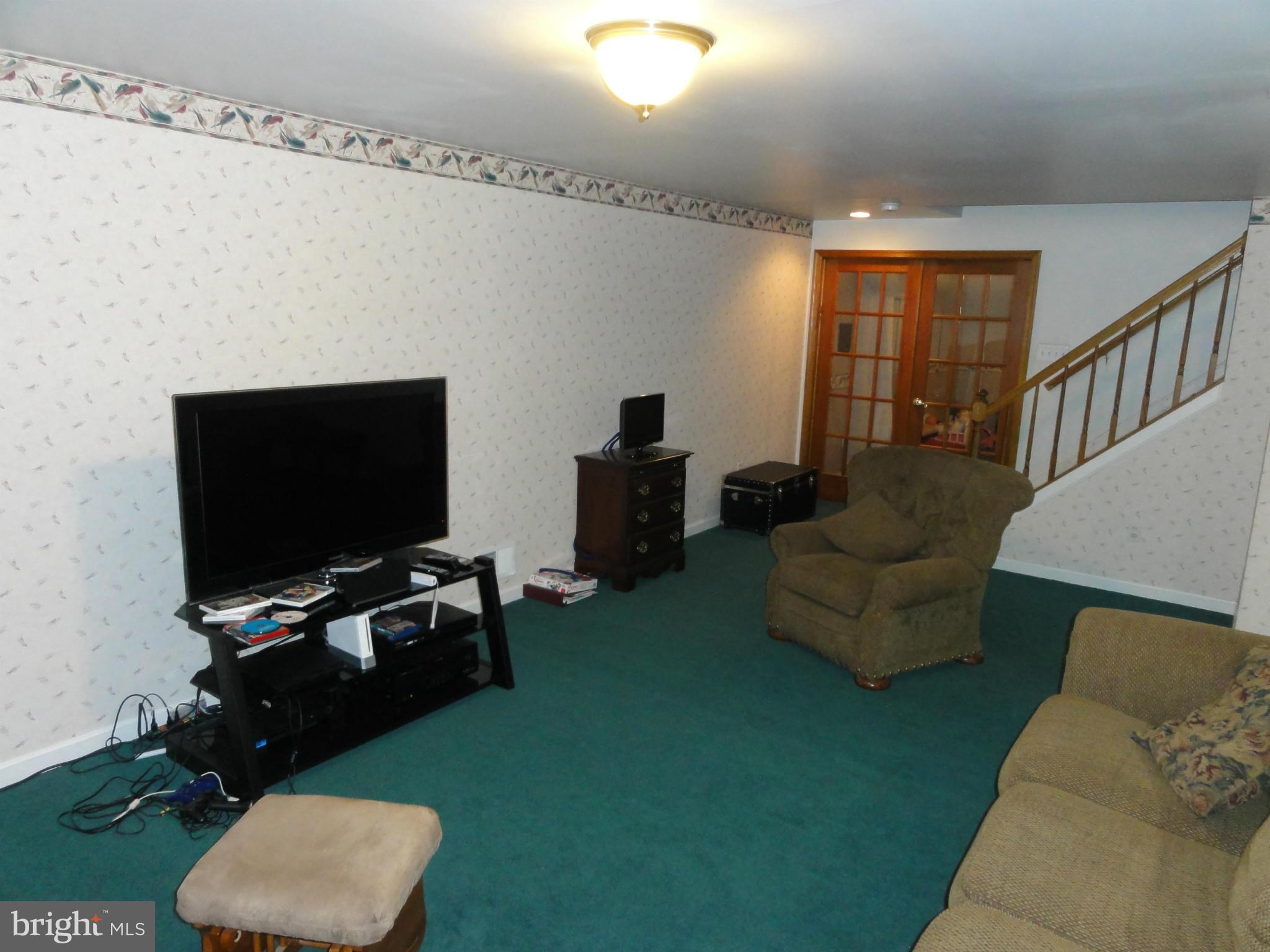 WINDY KNOLLS - Residential