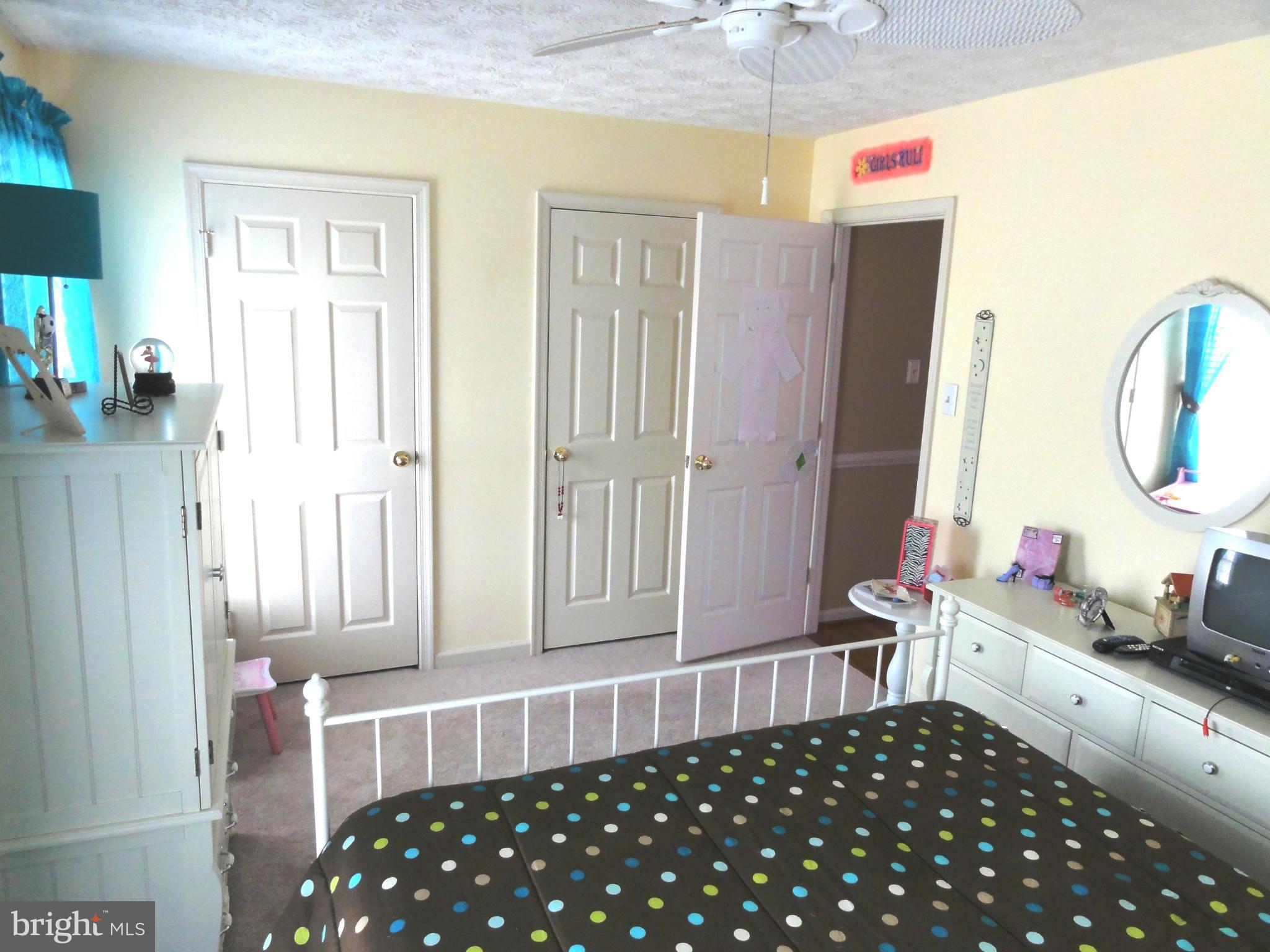 WINDY KNOLLS - Residential