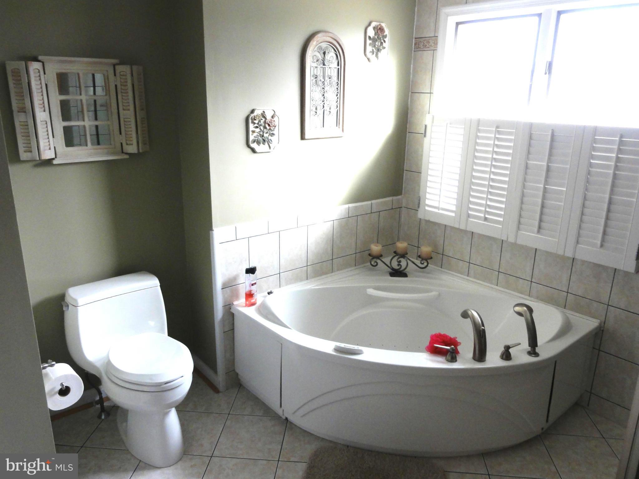 WINDY KNOLLS - Residential