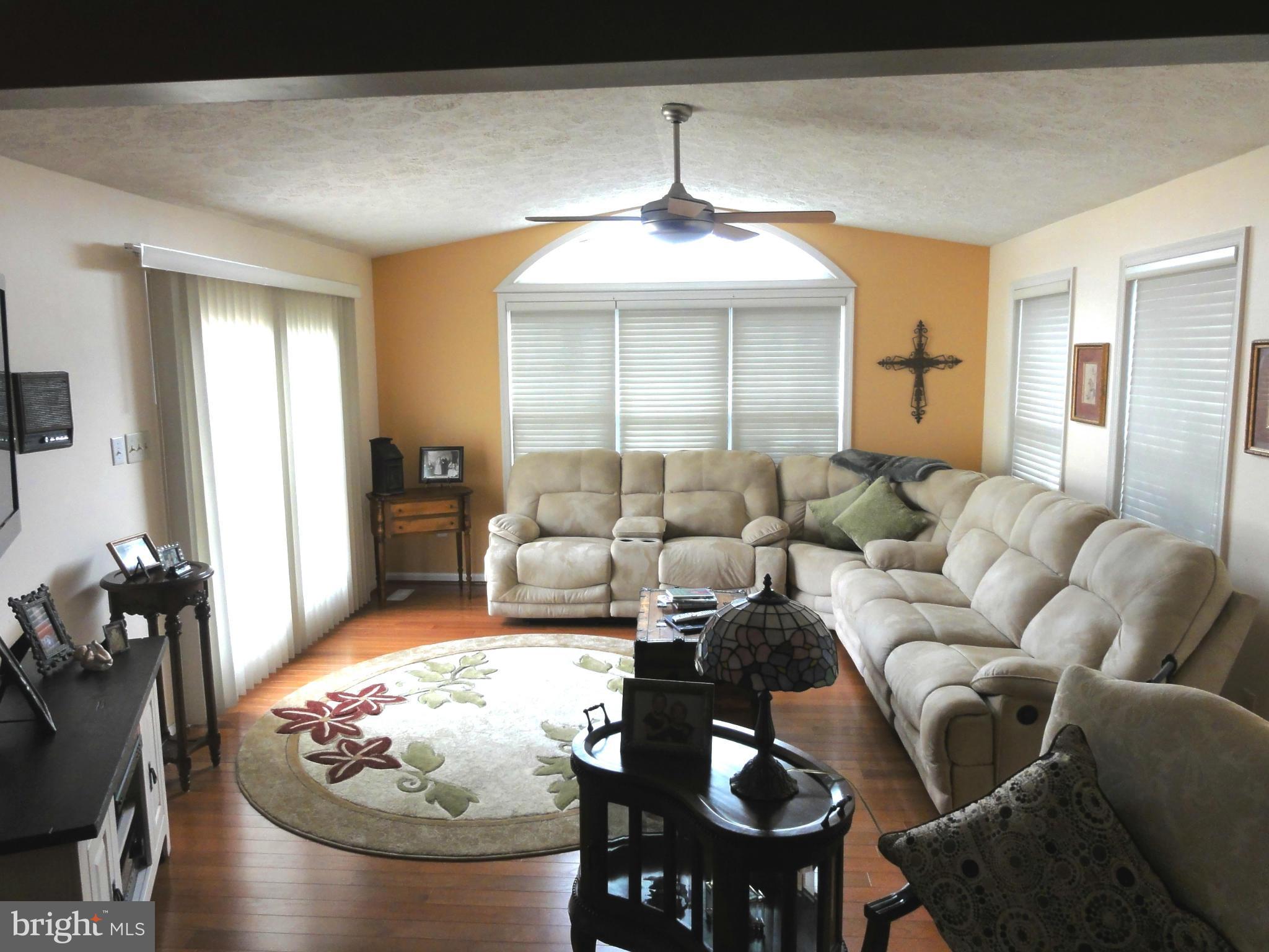 WINDY KNOLLS - Residential