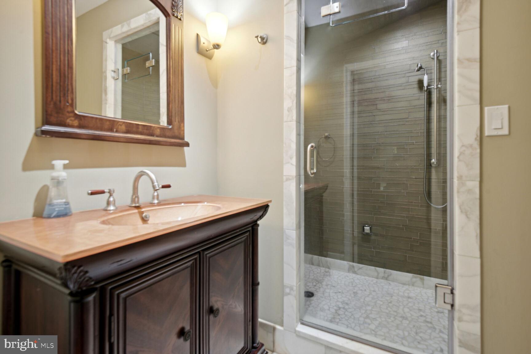 CHEVY CHASE COMMONS - Residential