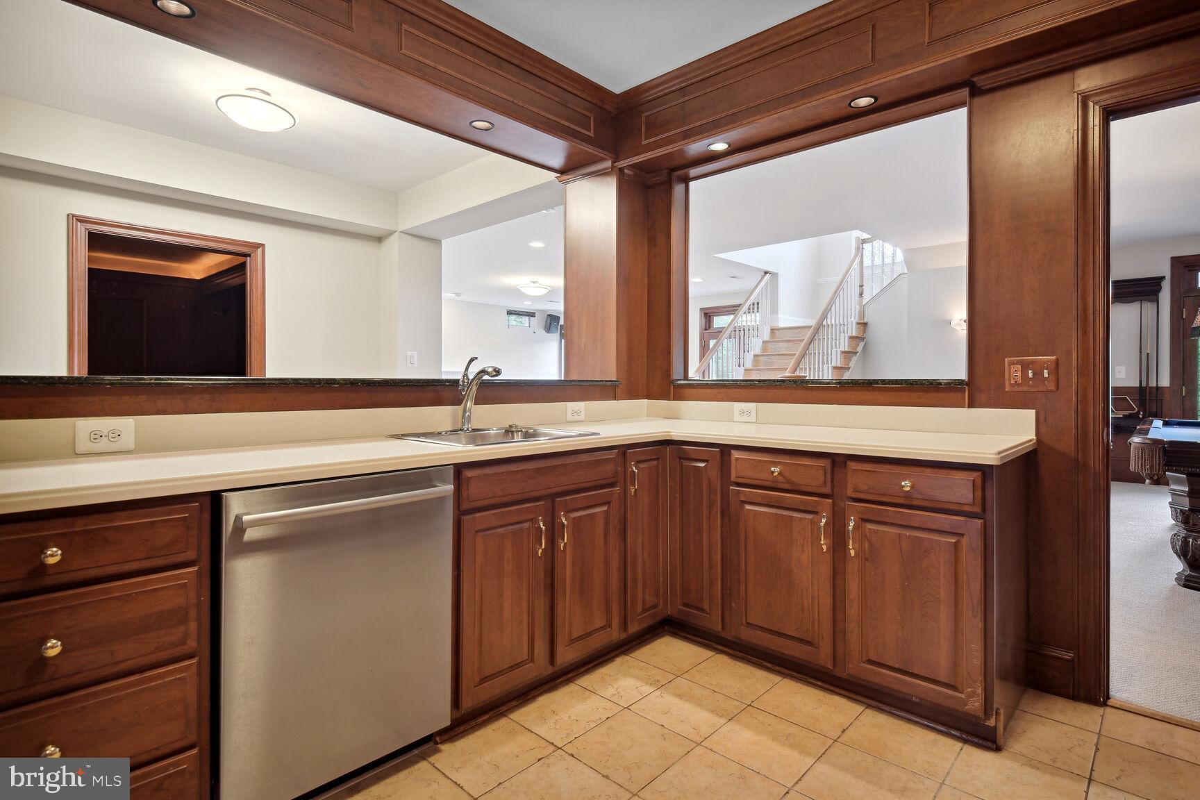 CHEVY CHASE COMMONS - Residential