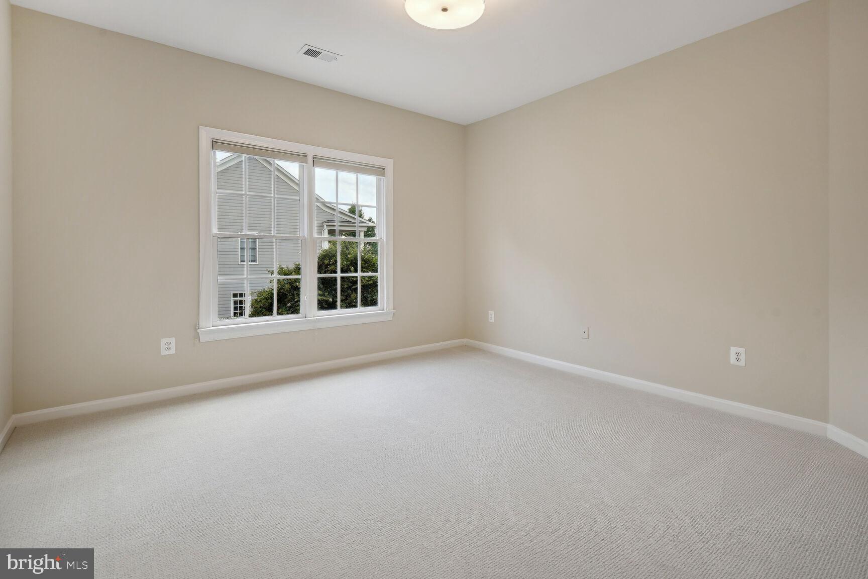 CHEVY CHASE COMMONS - Residential