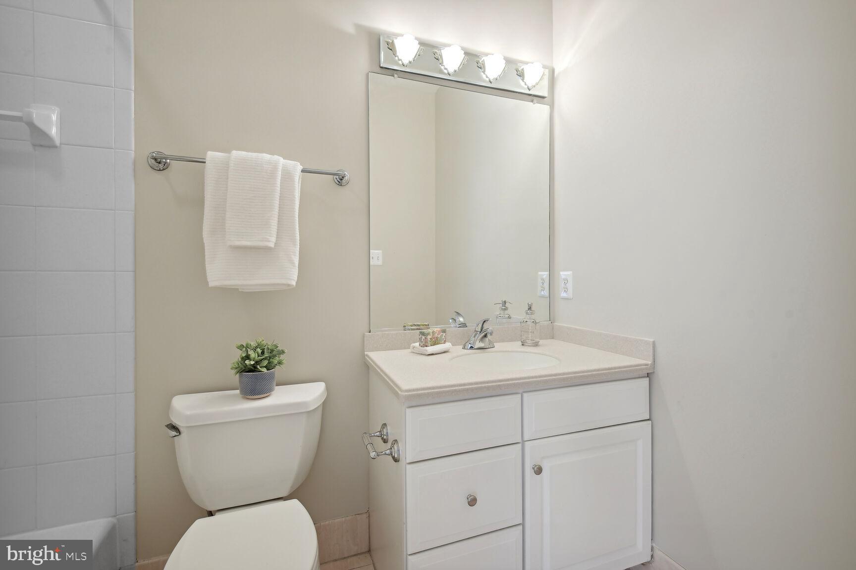 CHEVY CHASE COMMONS - Residential