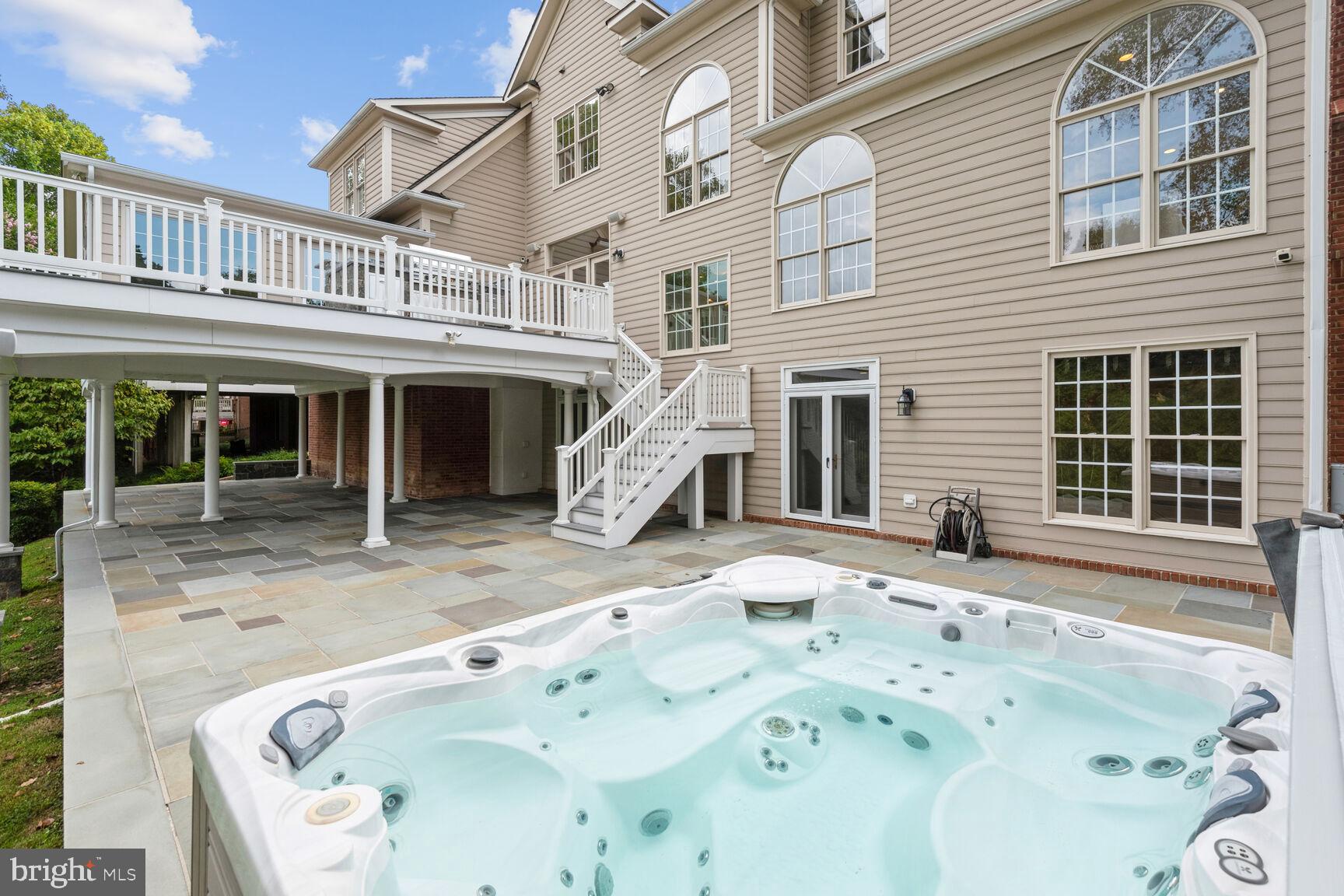 CHEVY CHASE COMMONS - Residential