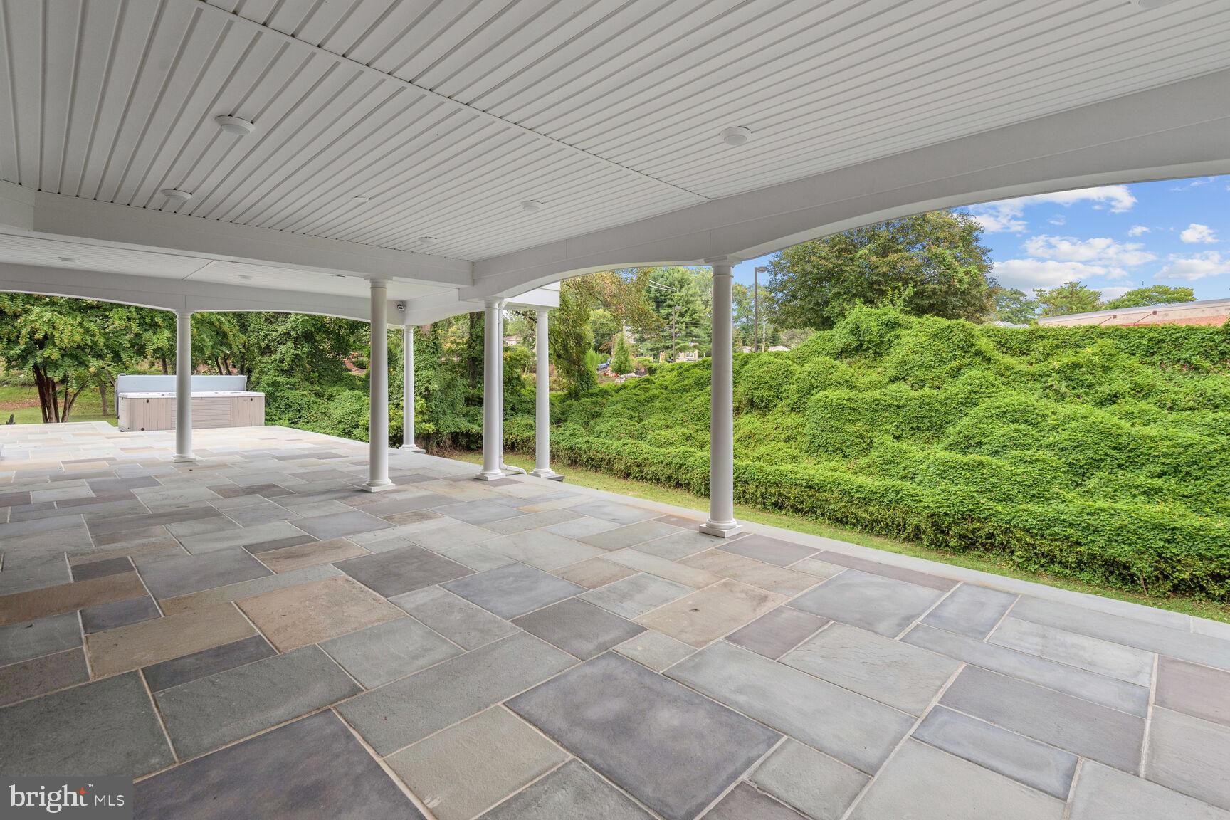 CHEVY CHASE COMMONS - Residential