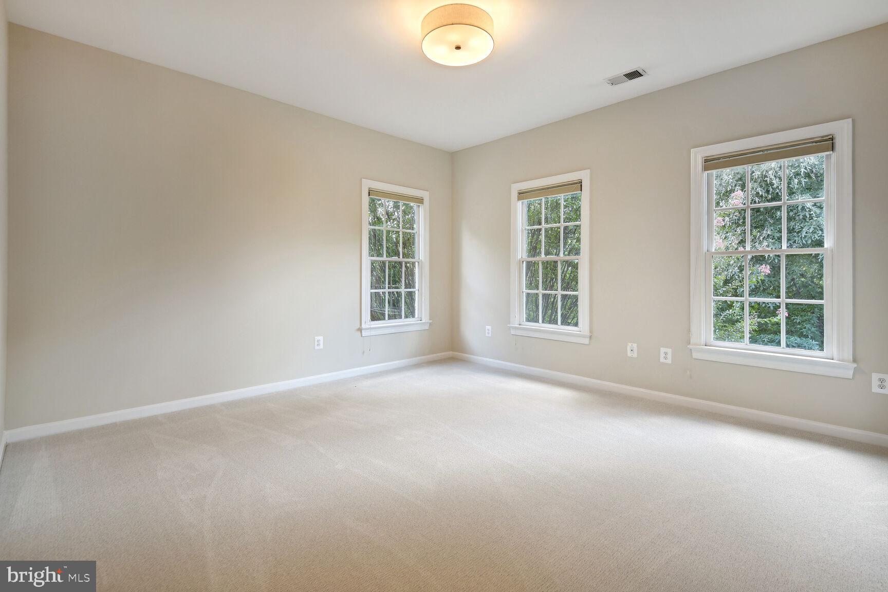 CHEVY CHASE COMMONS - Residential