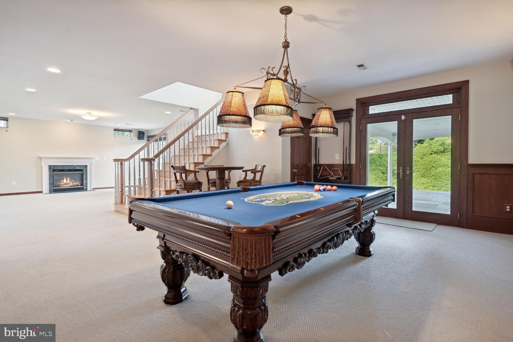 CHEVY CHASE COMMONS - Residential