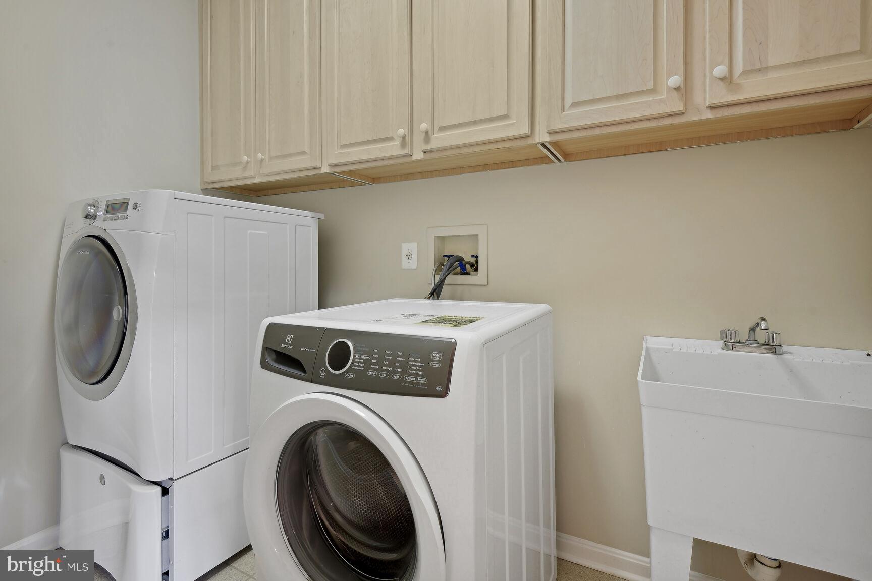 CHEVY CHASE COMMONS - Residential