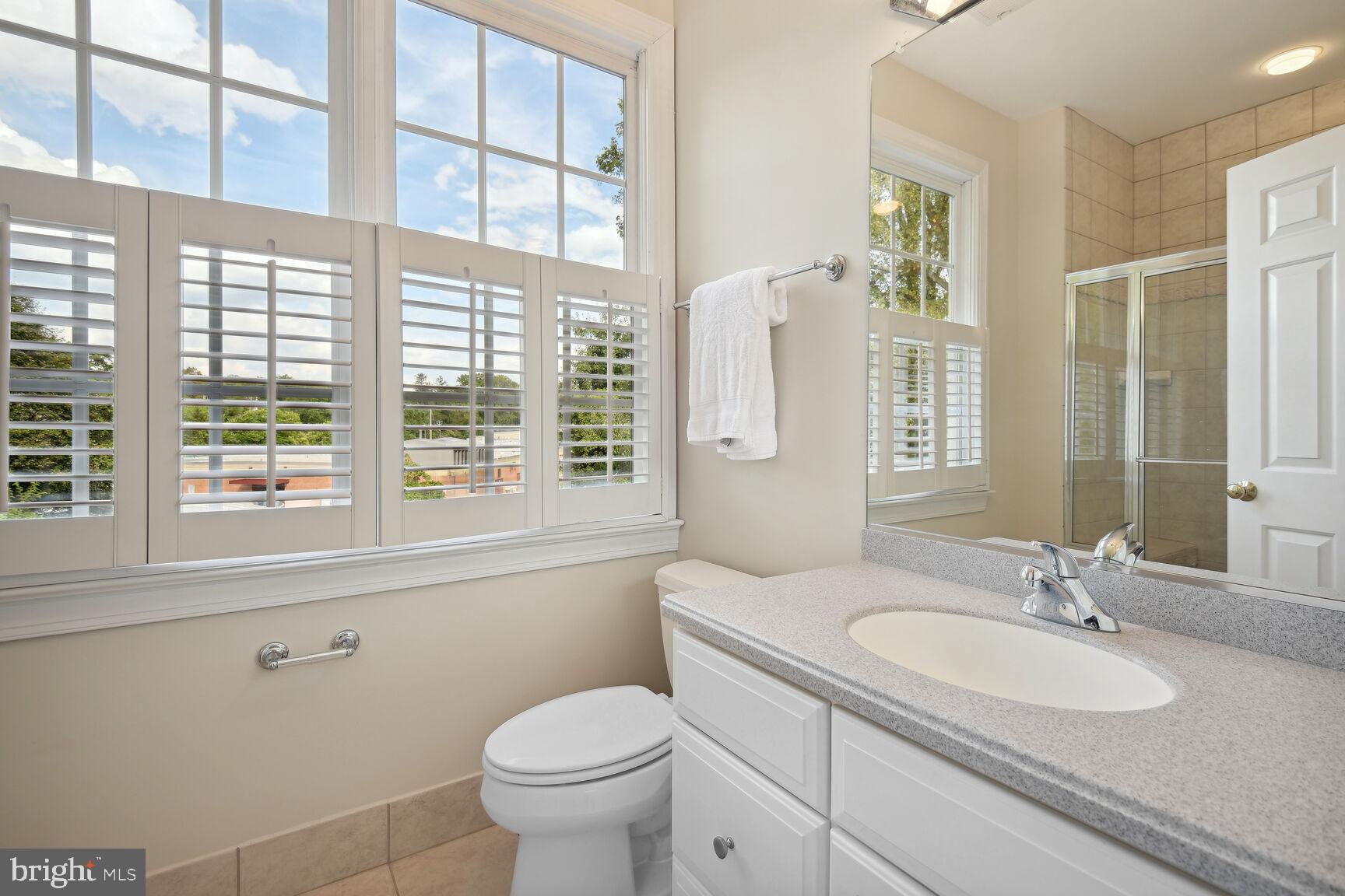 CHEVY CHASE COMMONS - Residential