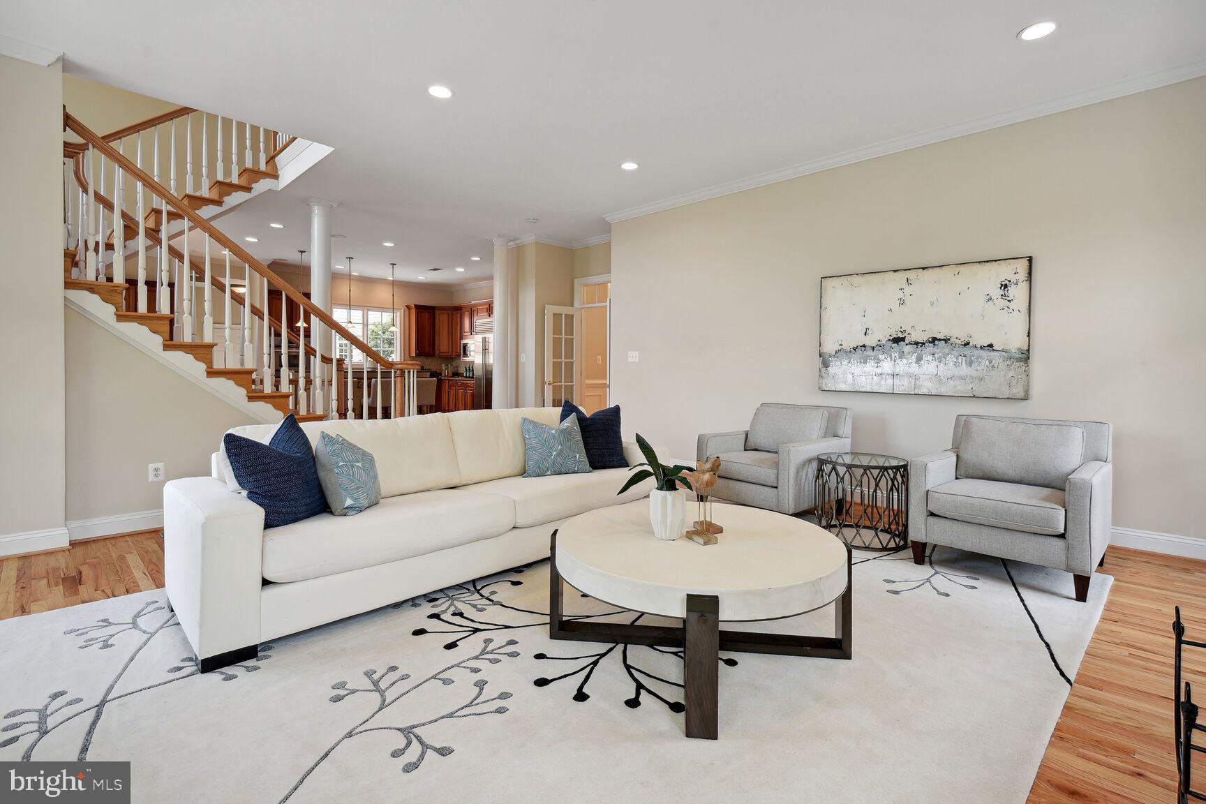 CHEVY CHASE COMMONS - Residential