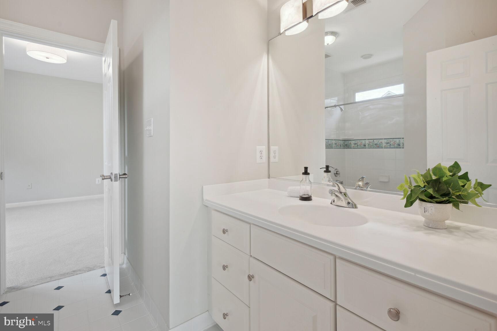 CHEVY CHASE COMMONS - Residential