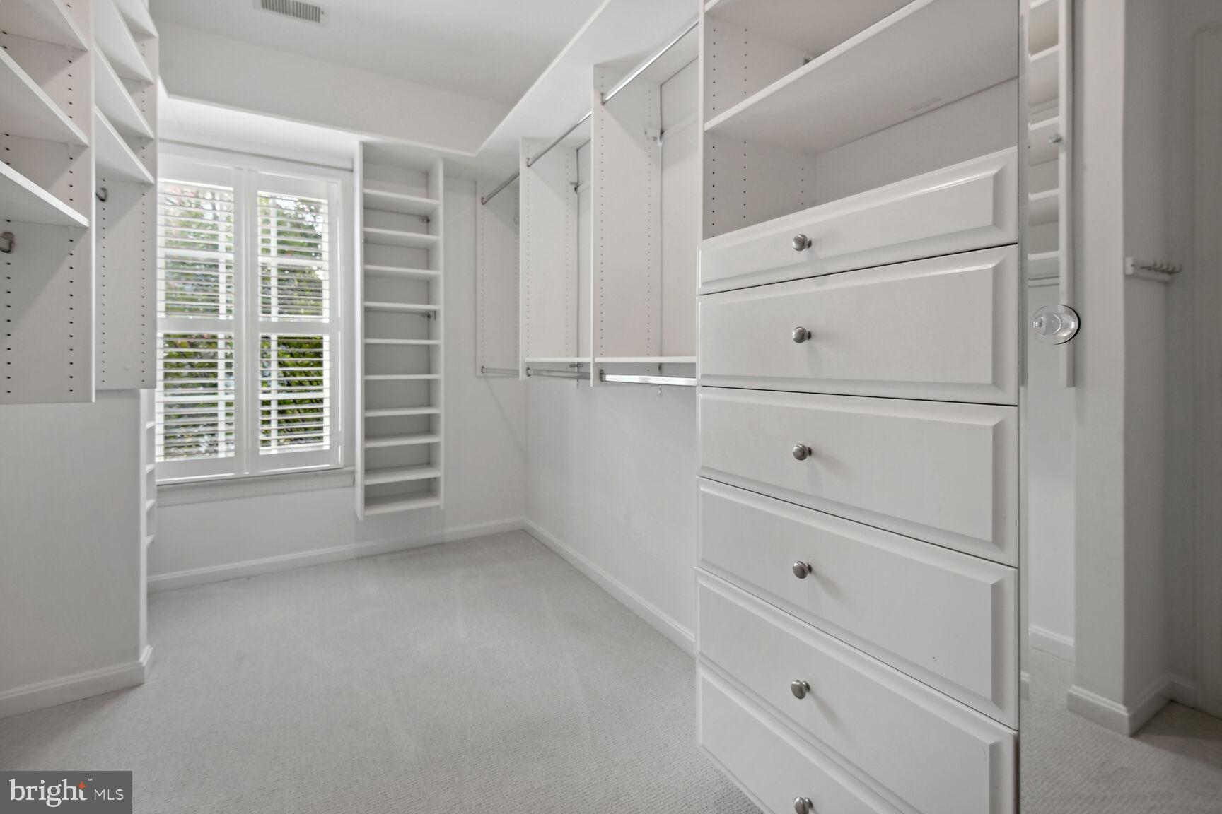 CHEVY CHASE COMMONS - Residential