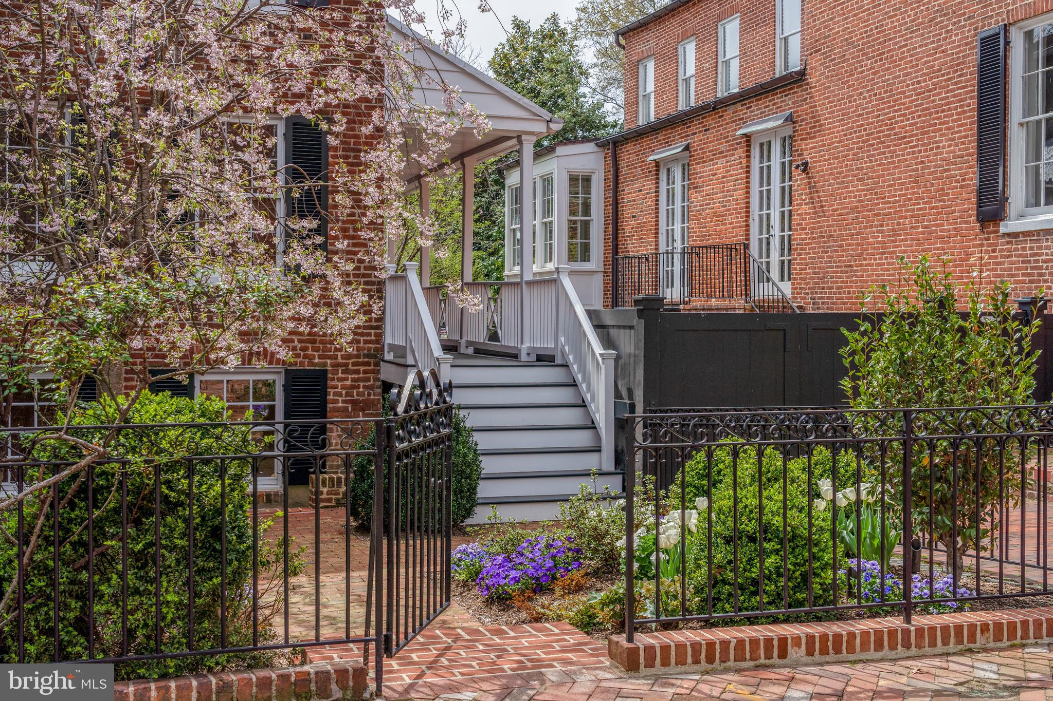 GEORGETOWN - Residential