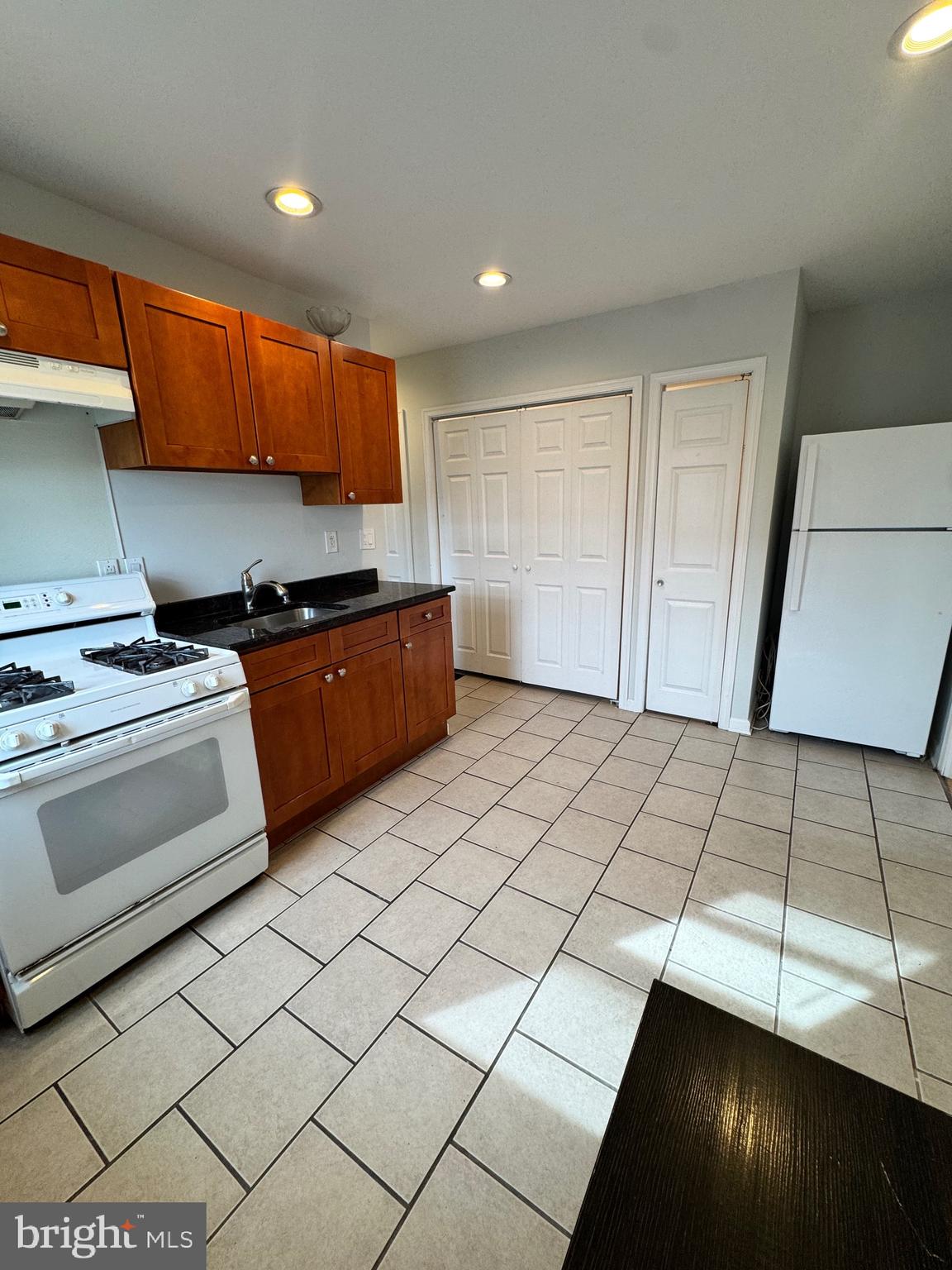 LOWER MOYAMENSING - Residential Lease