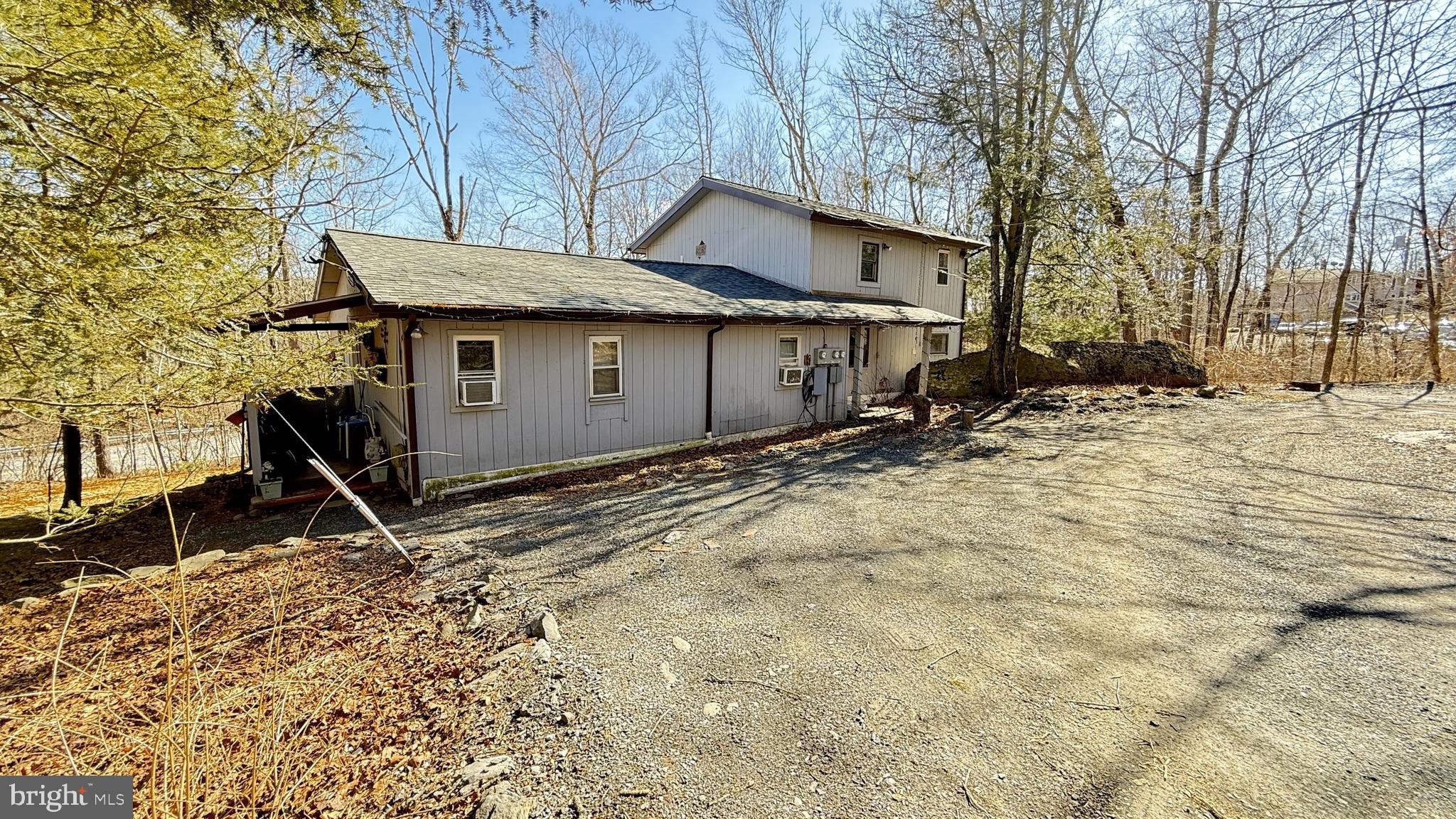212 WILLIAMS DRIVE