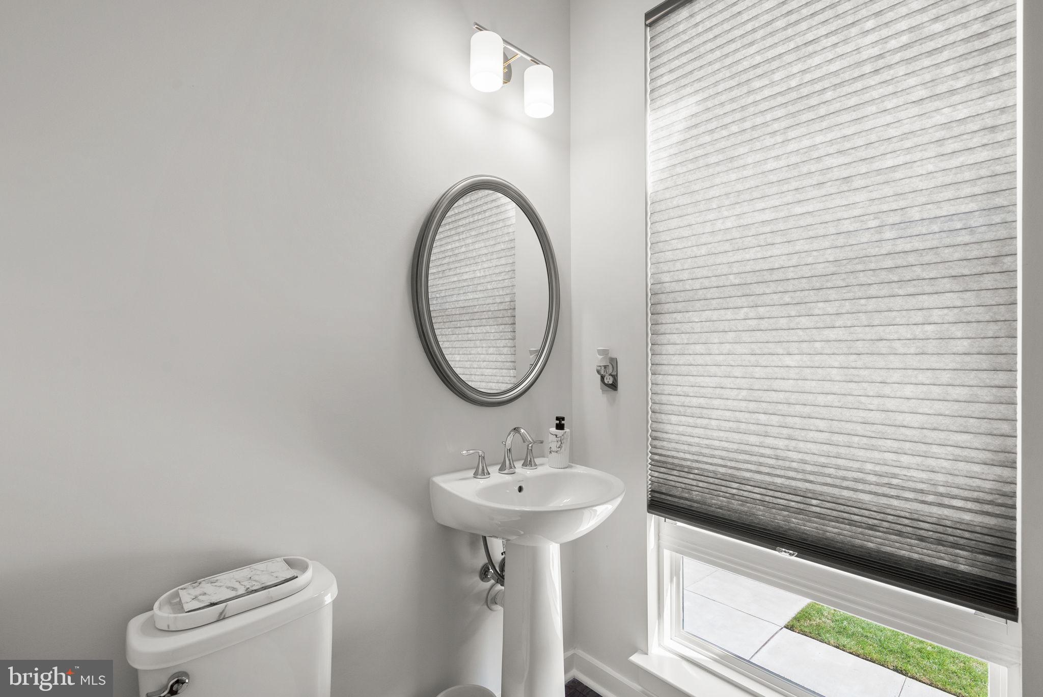 SOUTH LAKE - Residential Lease