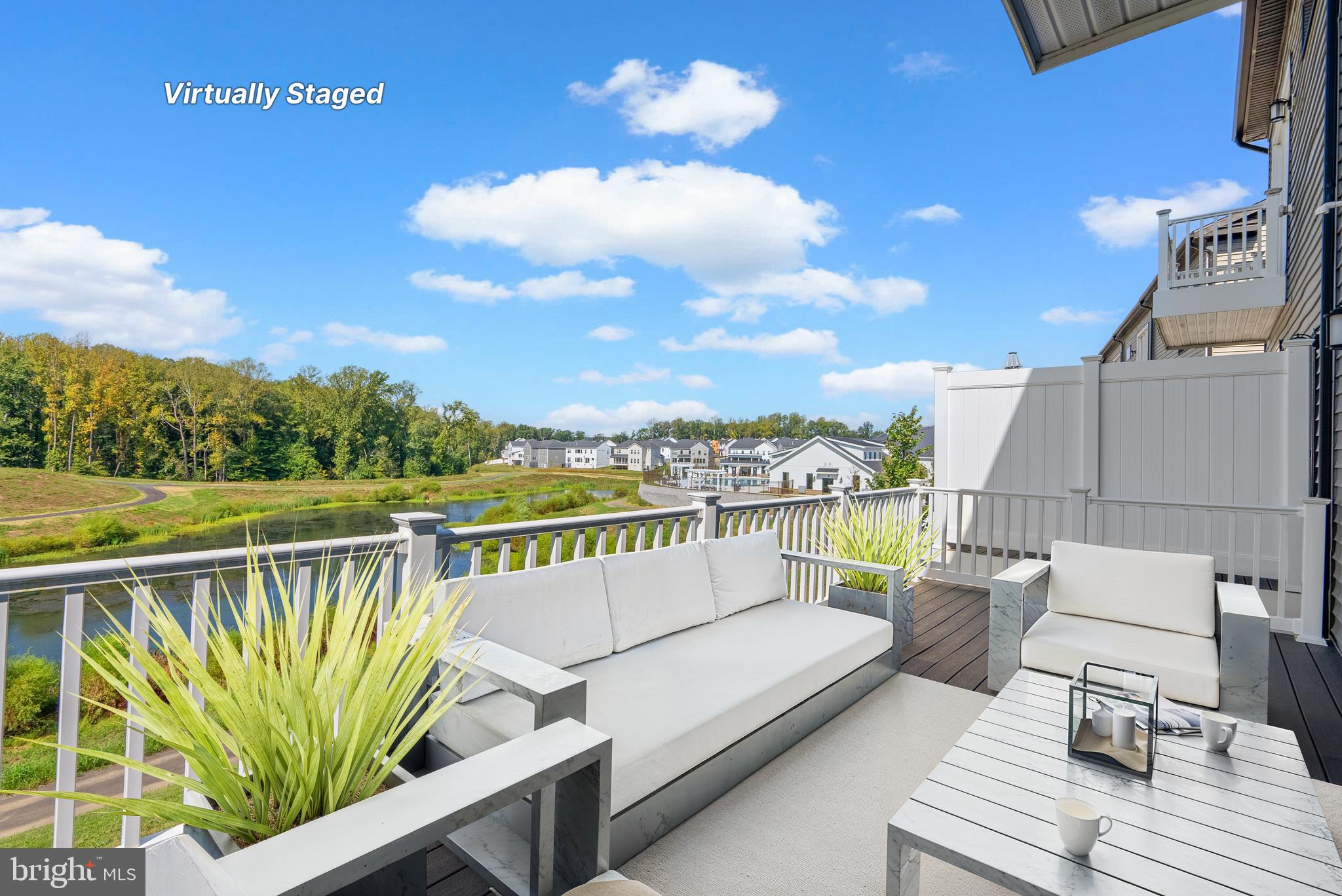 SOUTH LAKE - Residential Lease