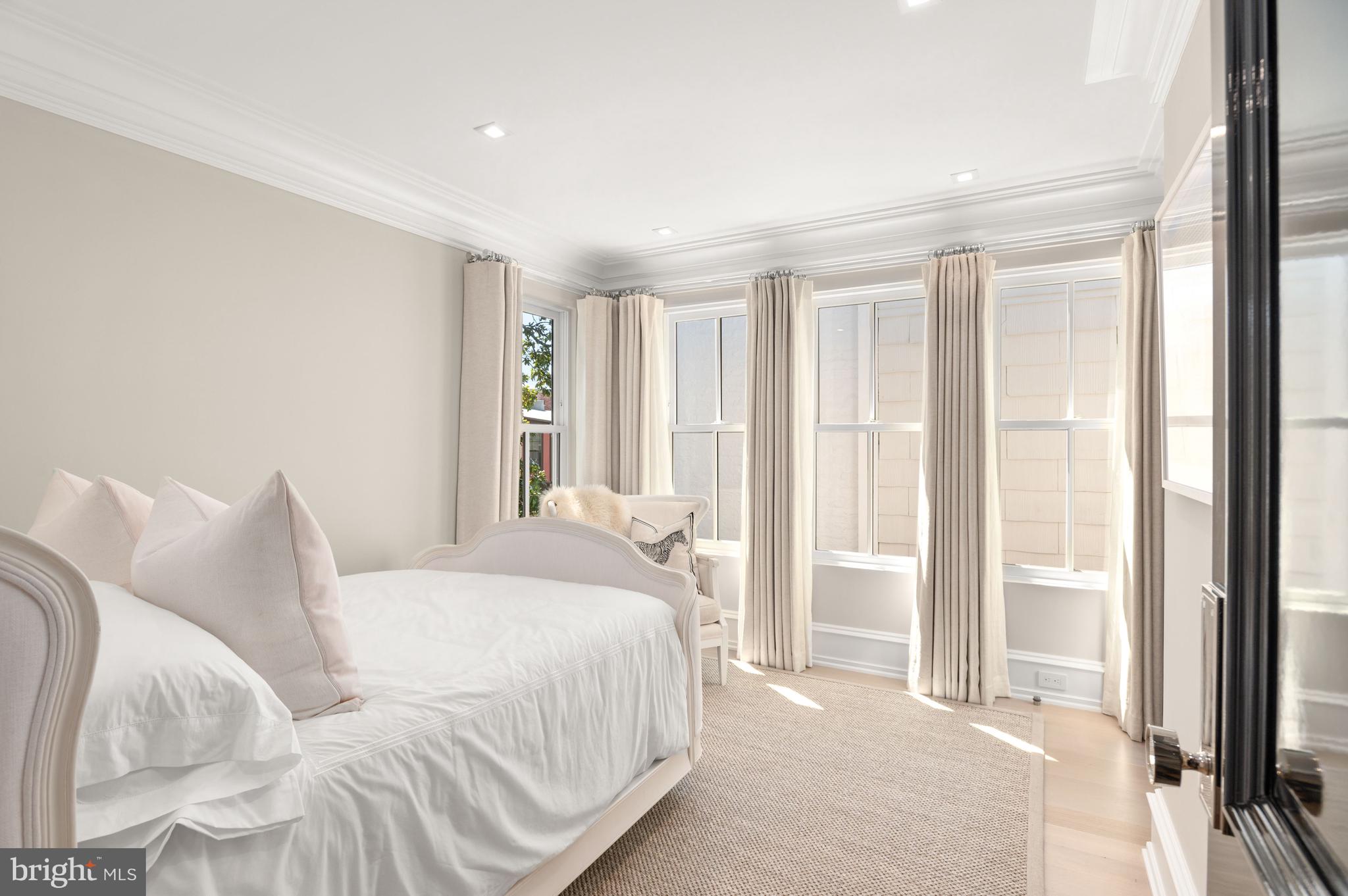 GEORGETOWN - Residential