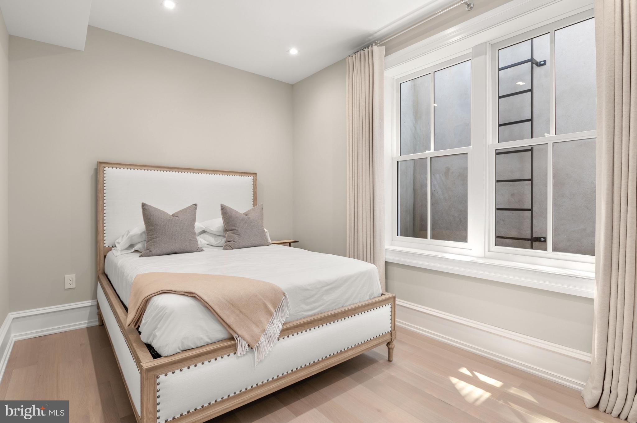 GEORGETOWN - Residential