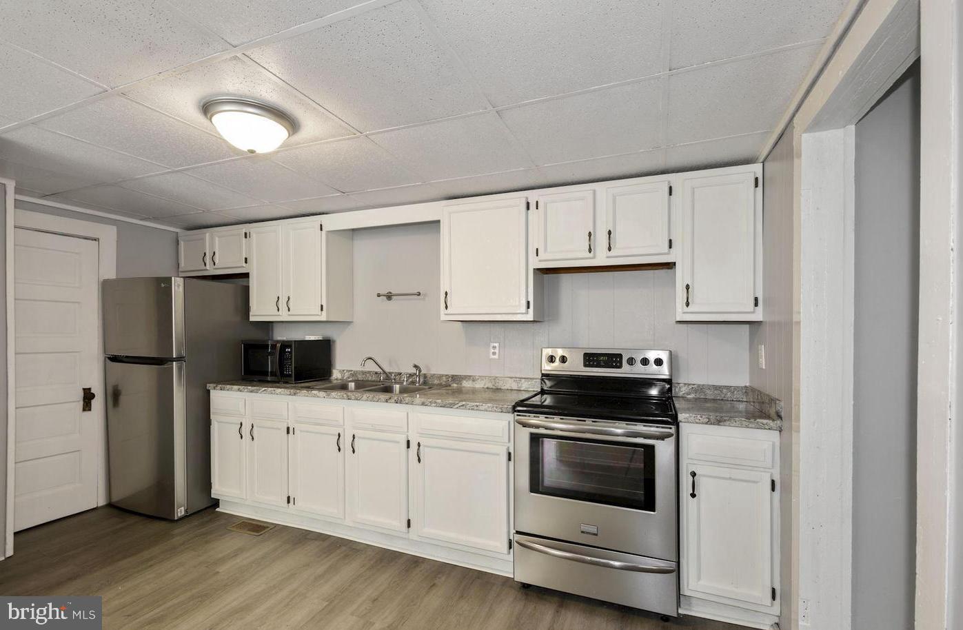 13-15 N SOMERSET AVENUE