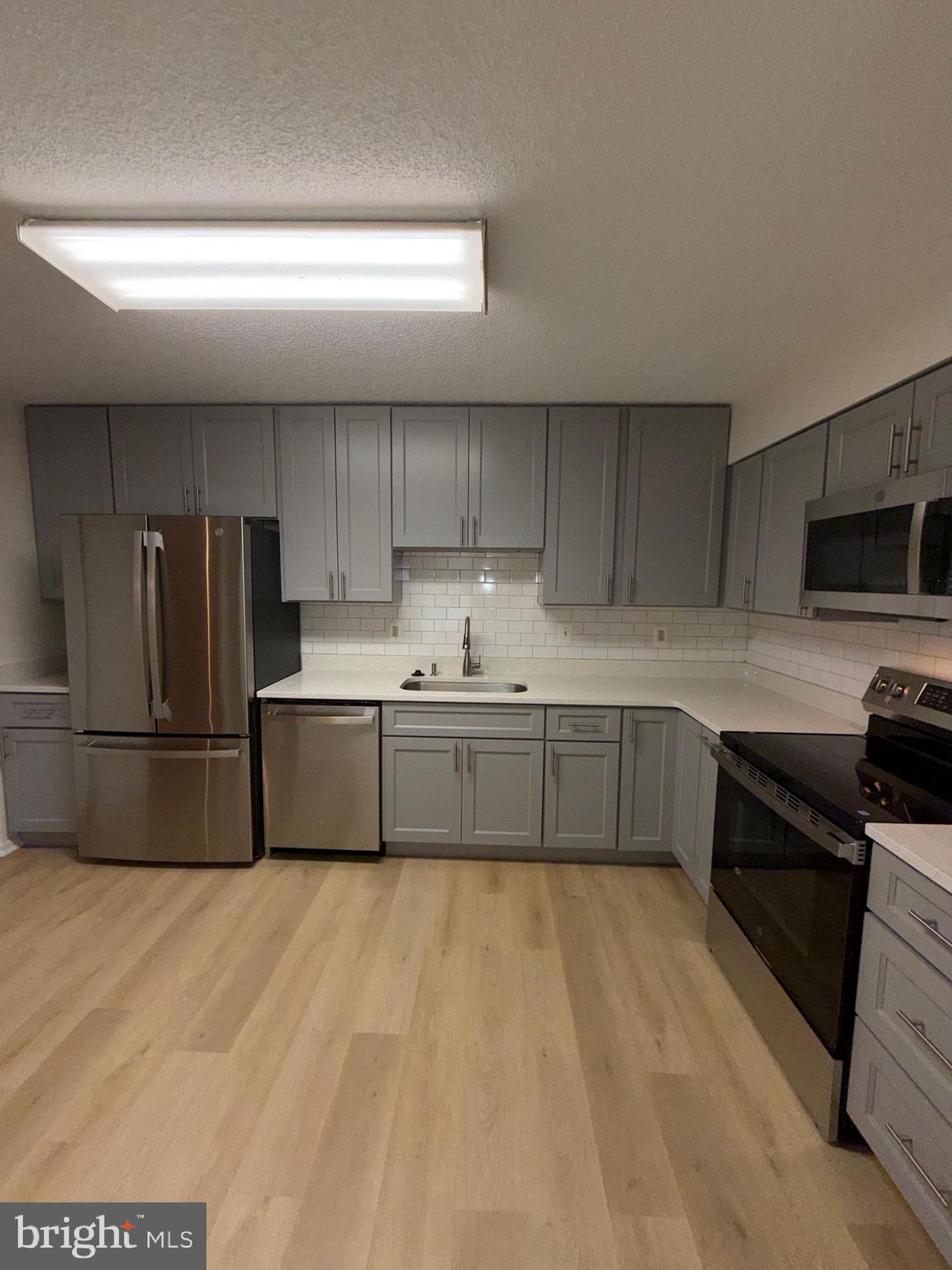 LEISURE WORLD - Residential Lease